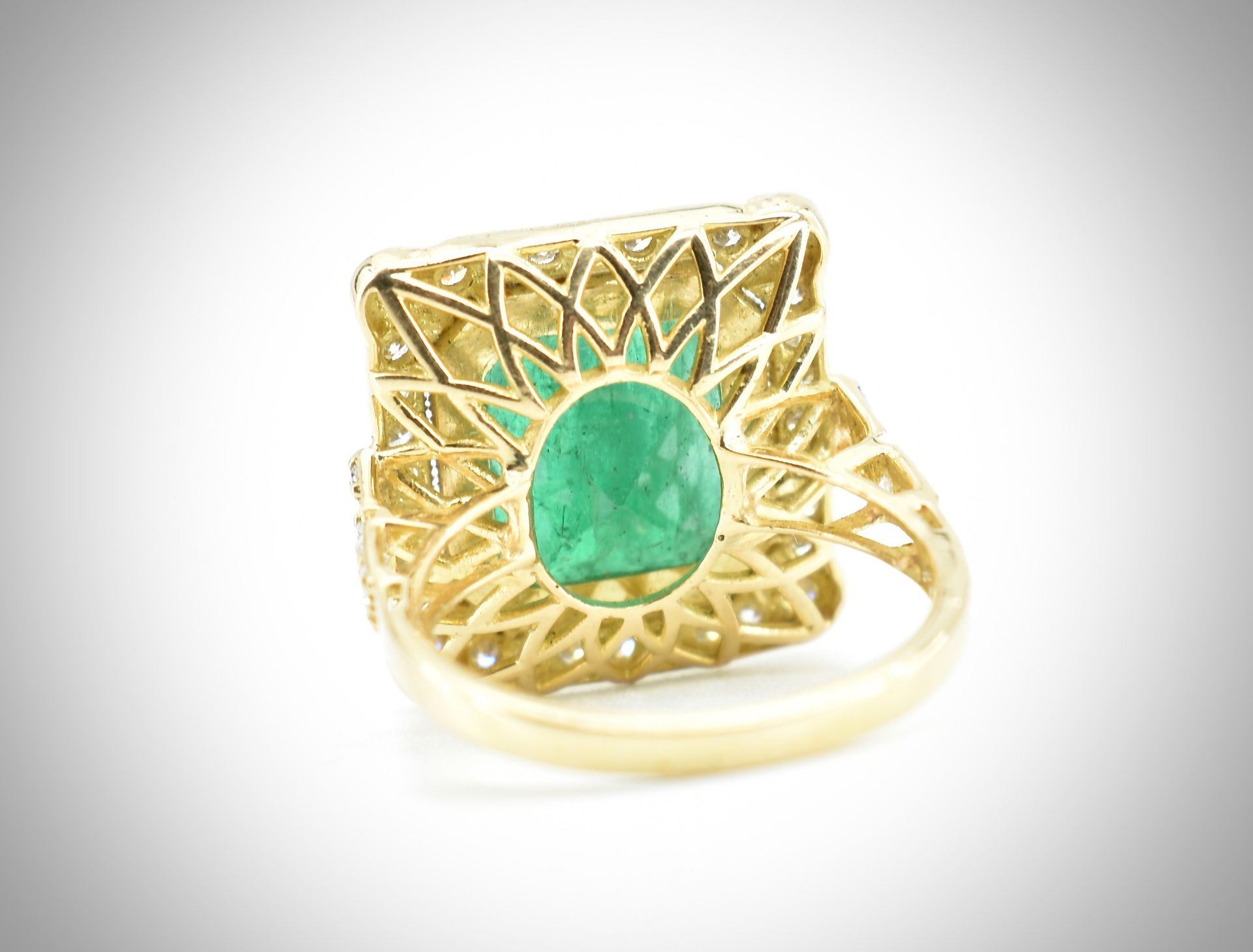 18ct Gold Emerald & Diamond Ring - Image 5 of 5