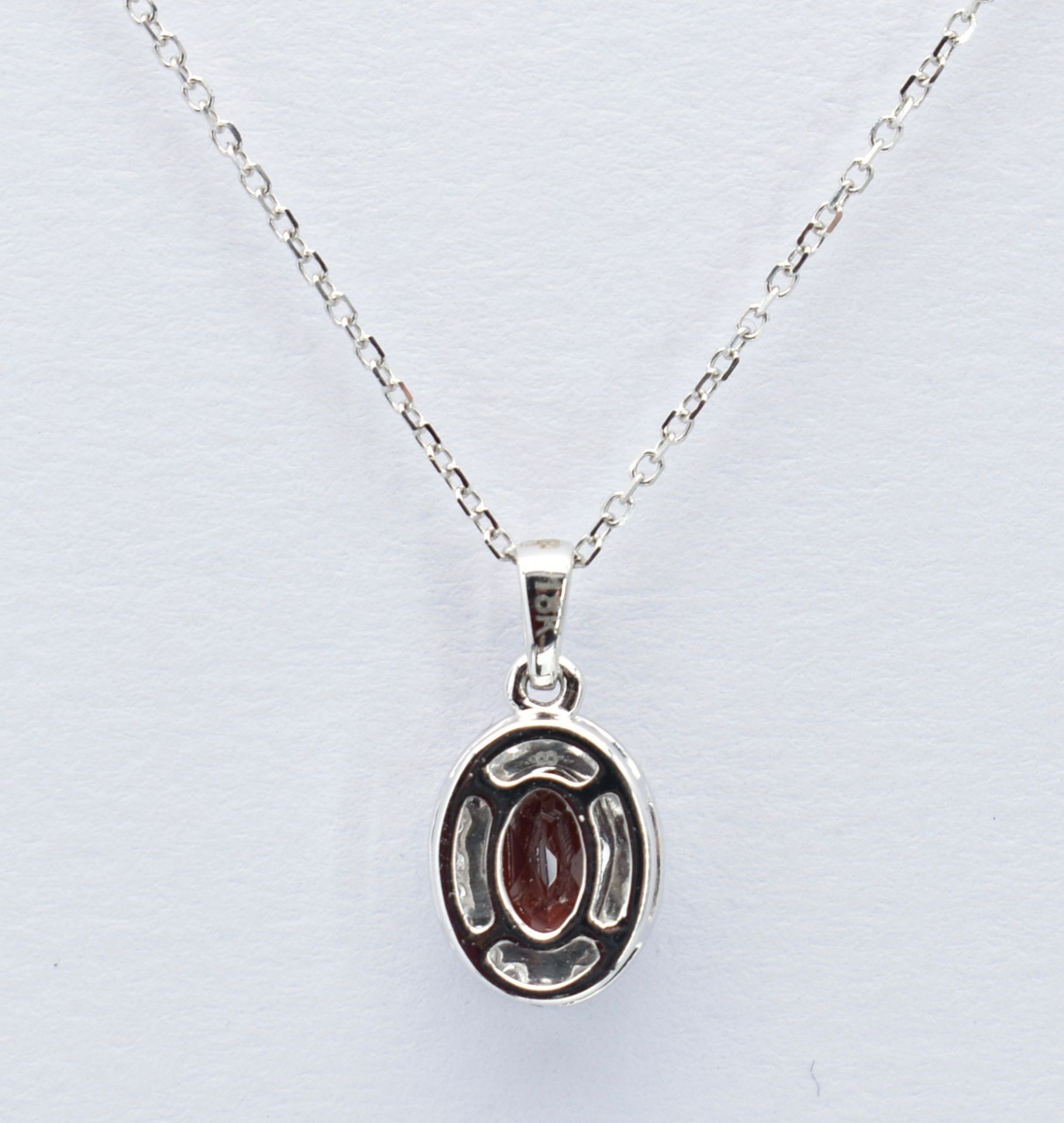 18ct White Gold & Diamond Garnet Set Pendant and Necklace Chain - Image 3 of 4