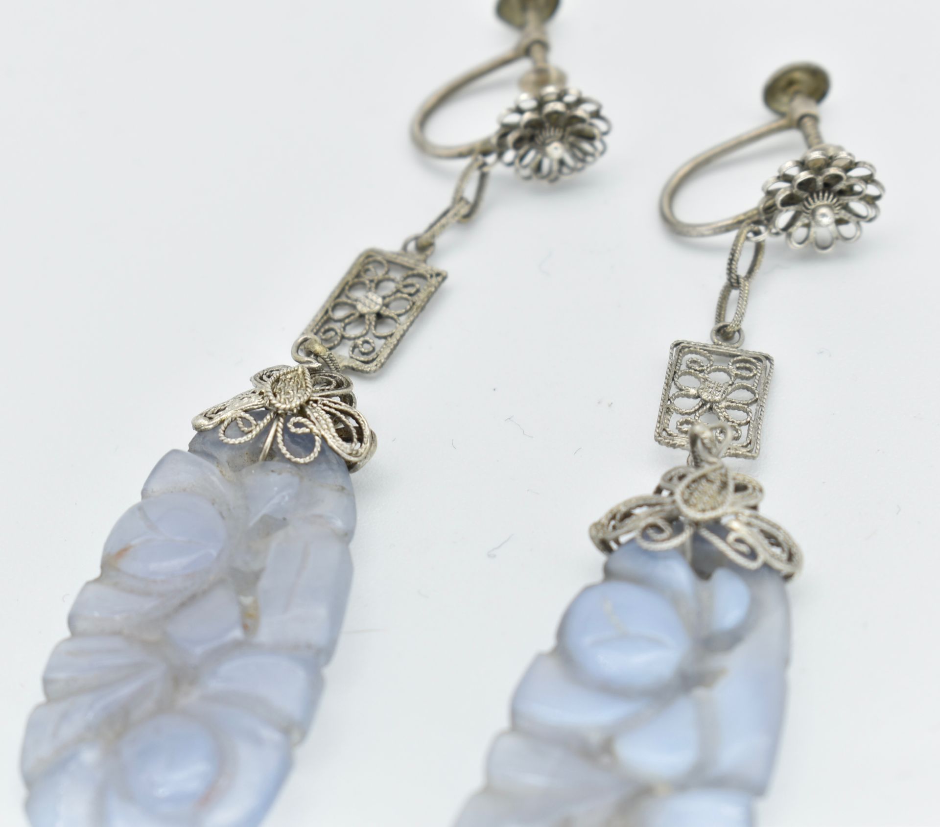 Pair of Chinese Carved Agate Pendant Earrings - Image 4 of 4