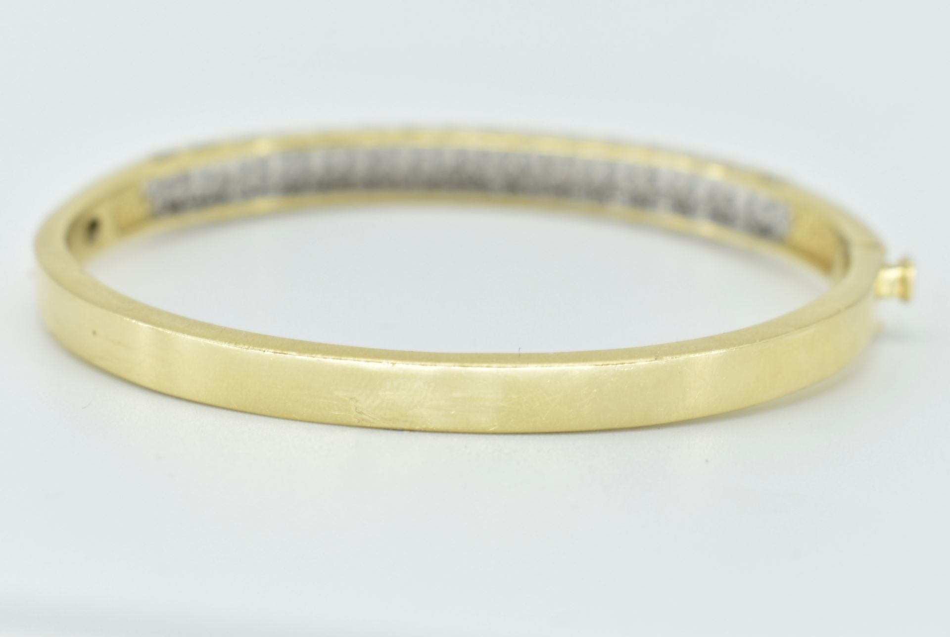 A 14ct Gold & Diamond Pave Fronted Bracelet - Bangle - Image 4 of 7