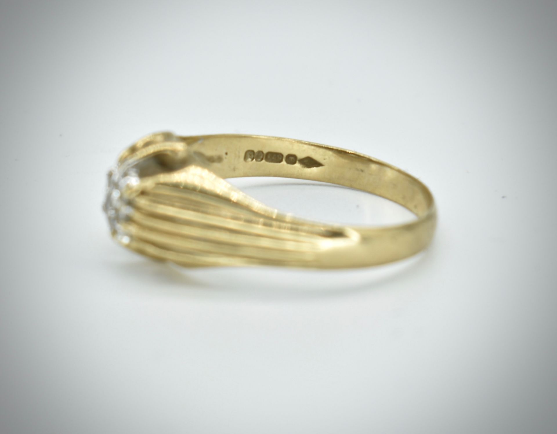 Hallmarked 9ct Gold & Diamond Ring - Image 2 of 3