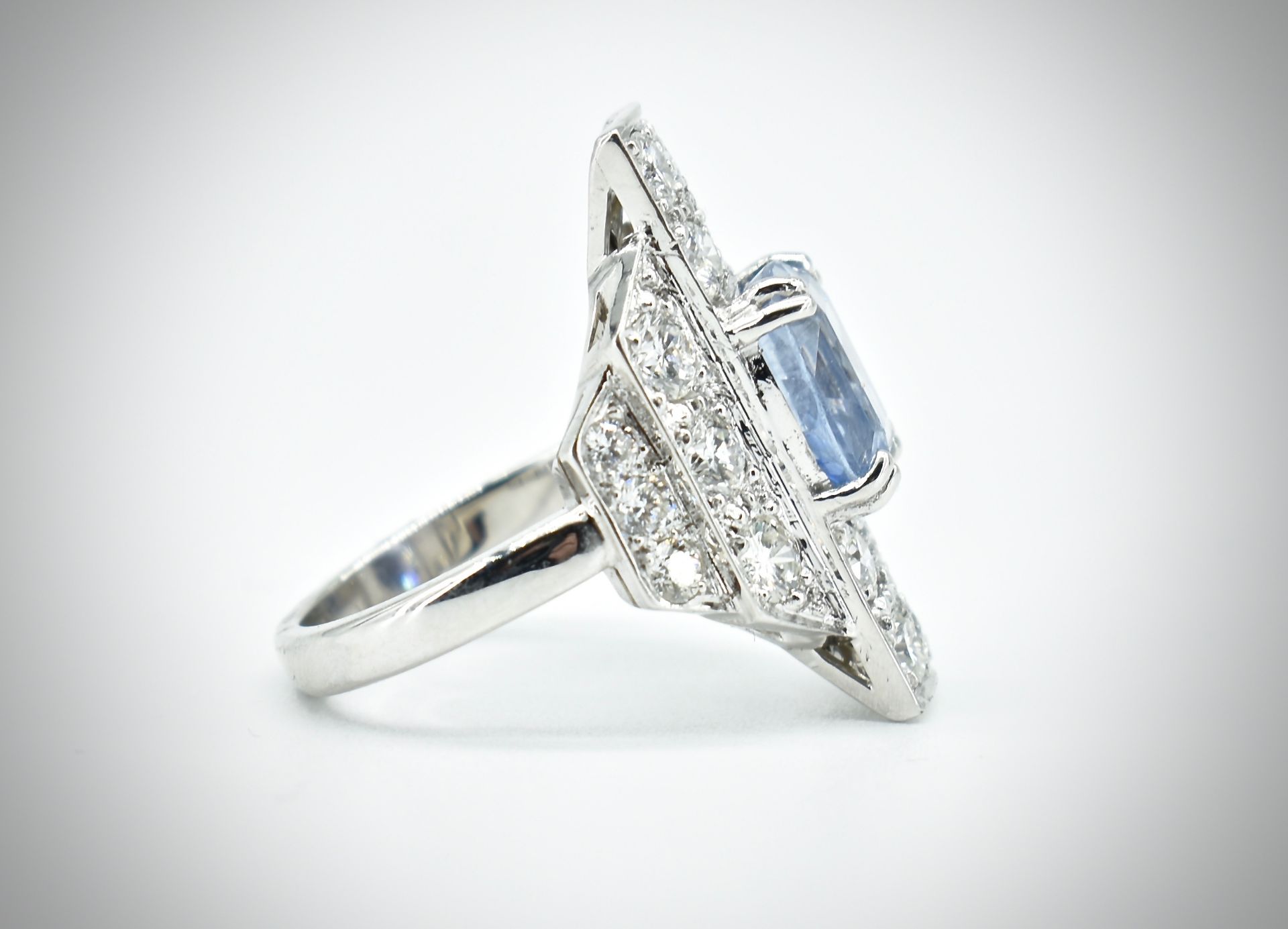 French 18ct White Gold Sapphire & Diamond Ring - Image 4 of 5