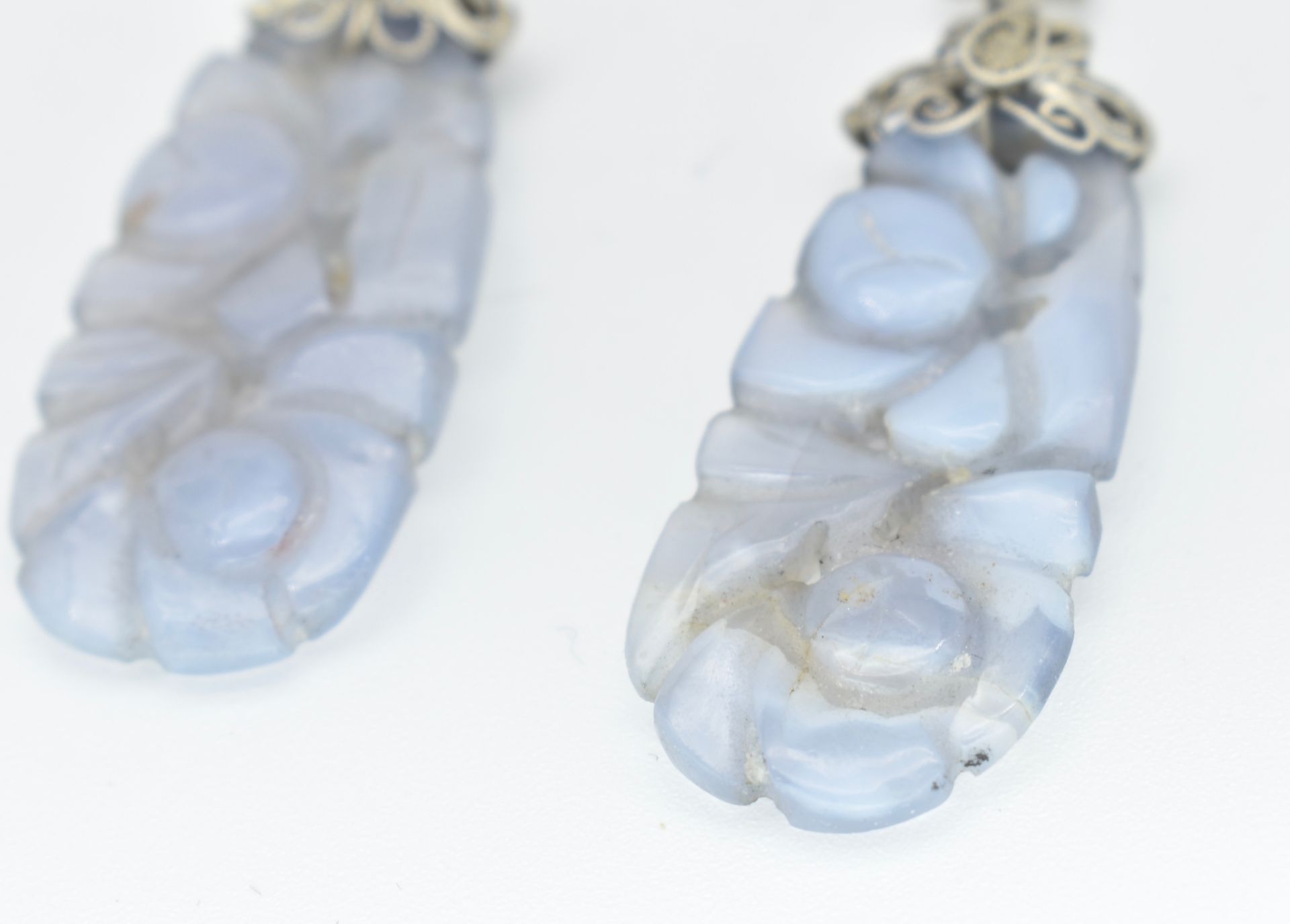 Pair of Chinese Carved Agate Pendant Earrings - Image 2 of 4