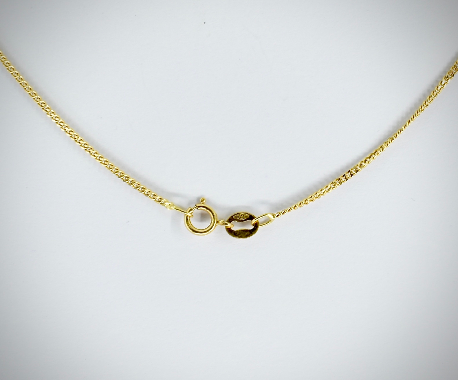 18ct Gold & Single Stone Diamond Pendant & Necklace - Image 3 of 3