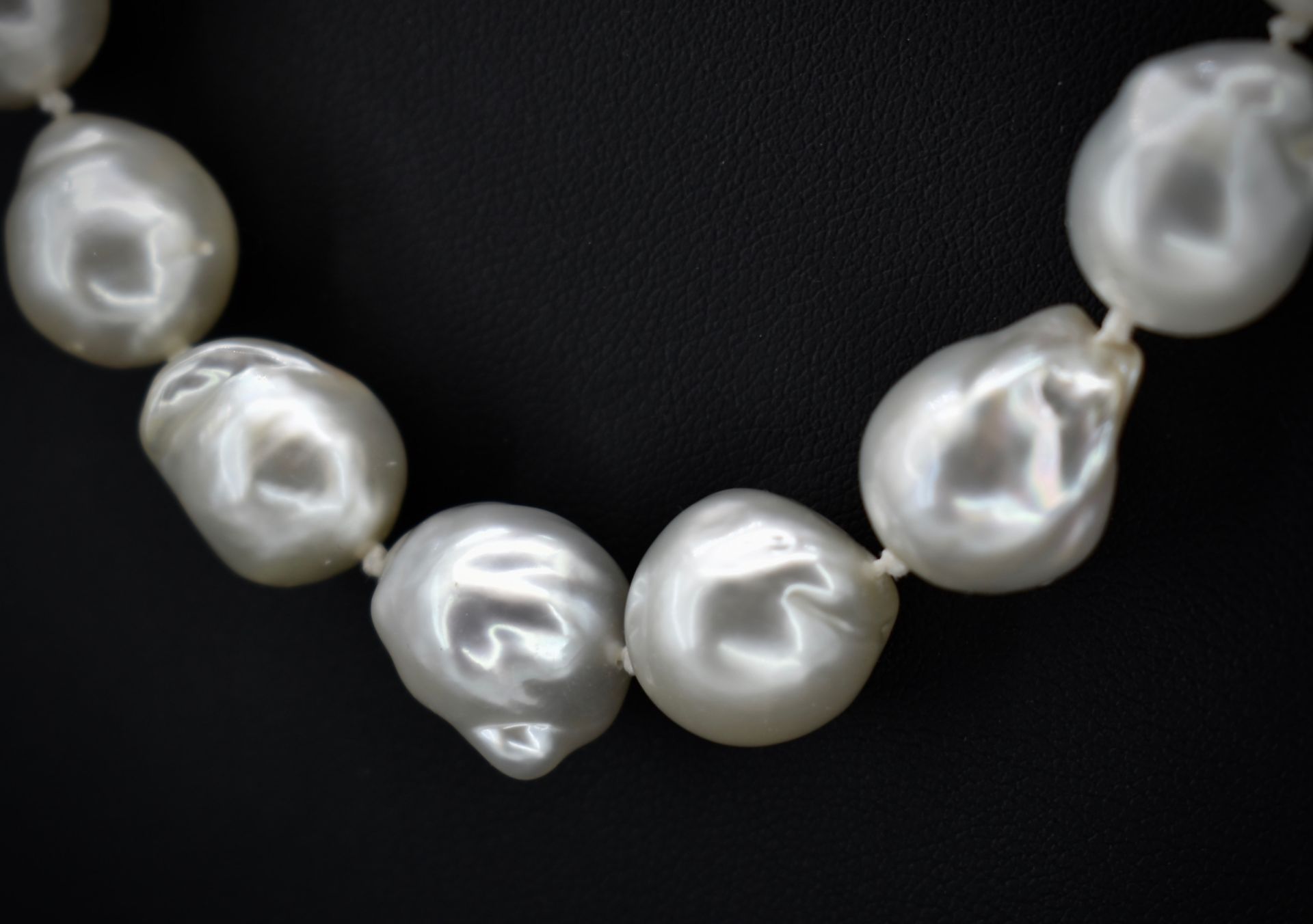 18ct White Gold & Diamond South-sea Pearl Necklace - Image 5 of 5