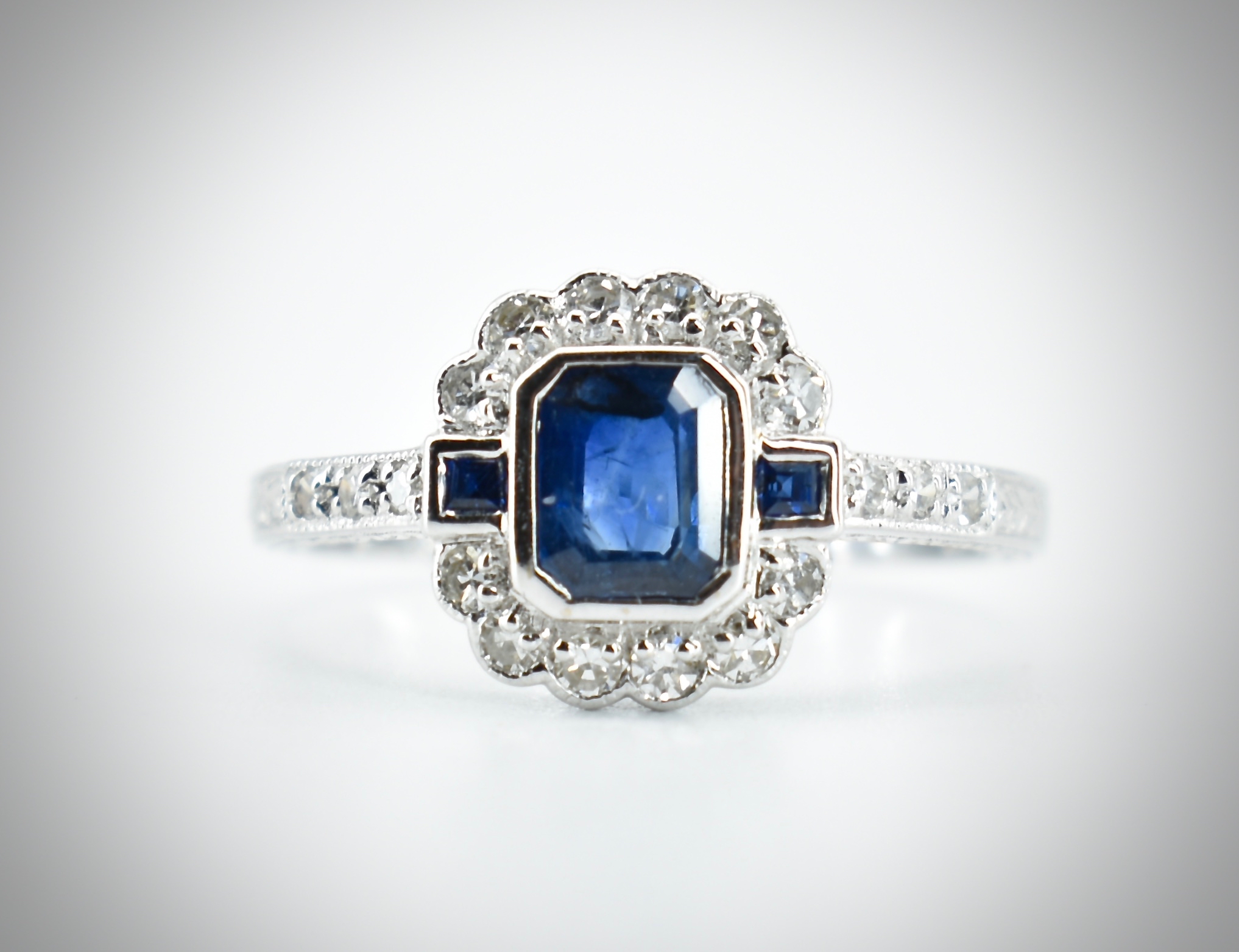 18ct White Gold Sapphire & Diamond Ring