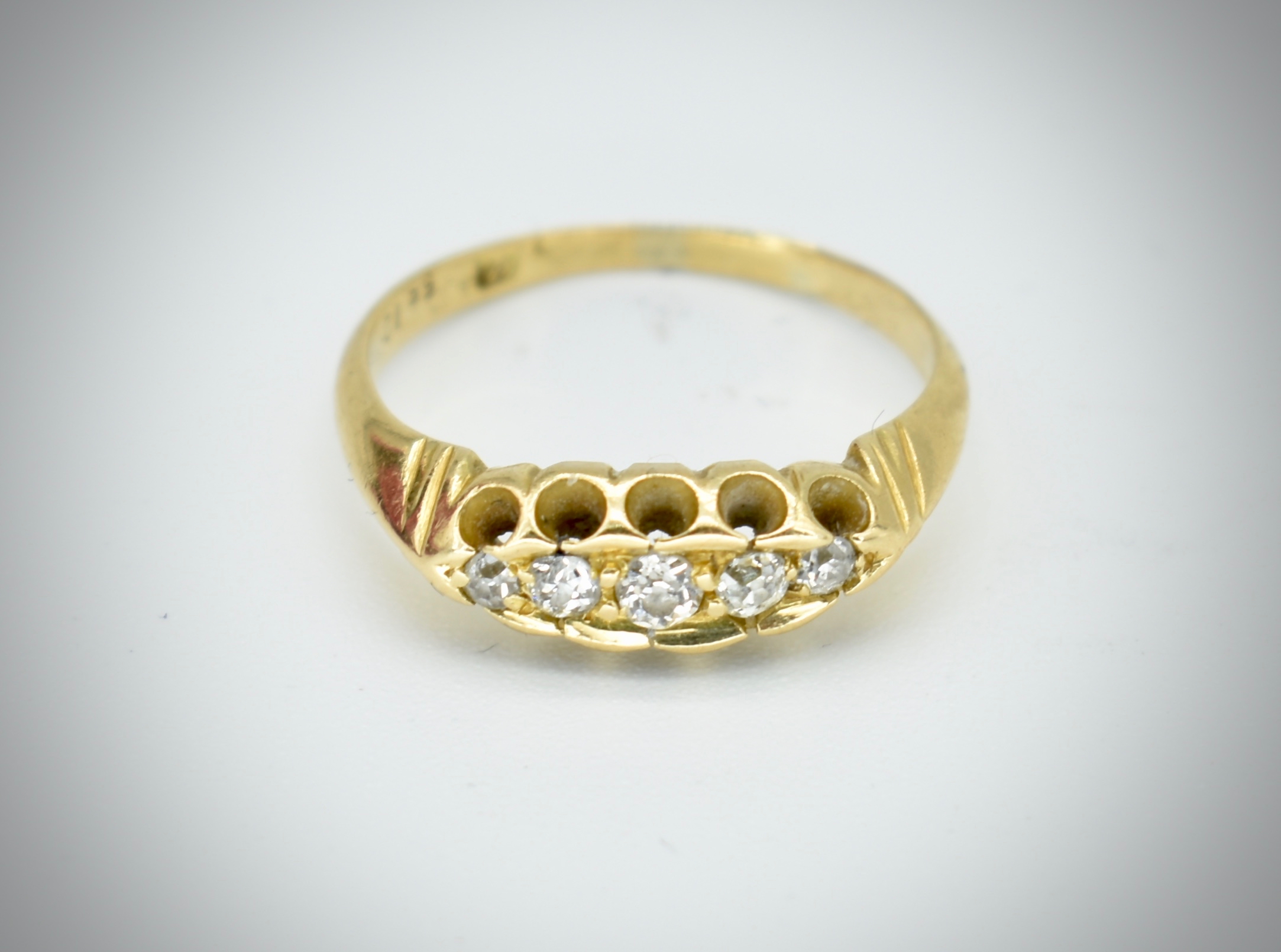 18ct Yellow Gold & Diamond Five Stone Gypsy Ring