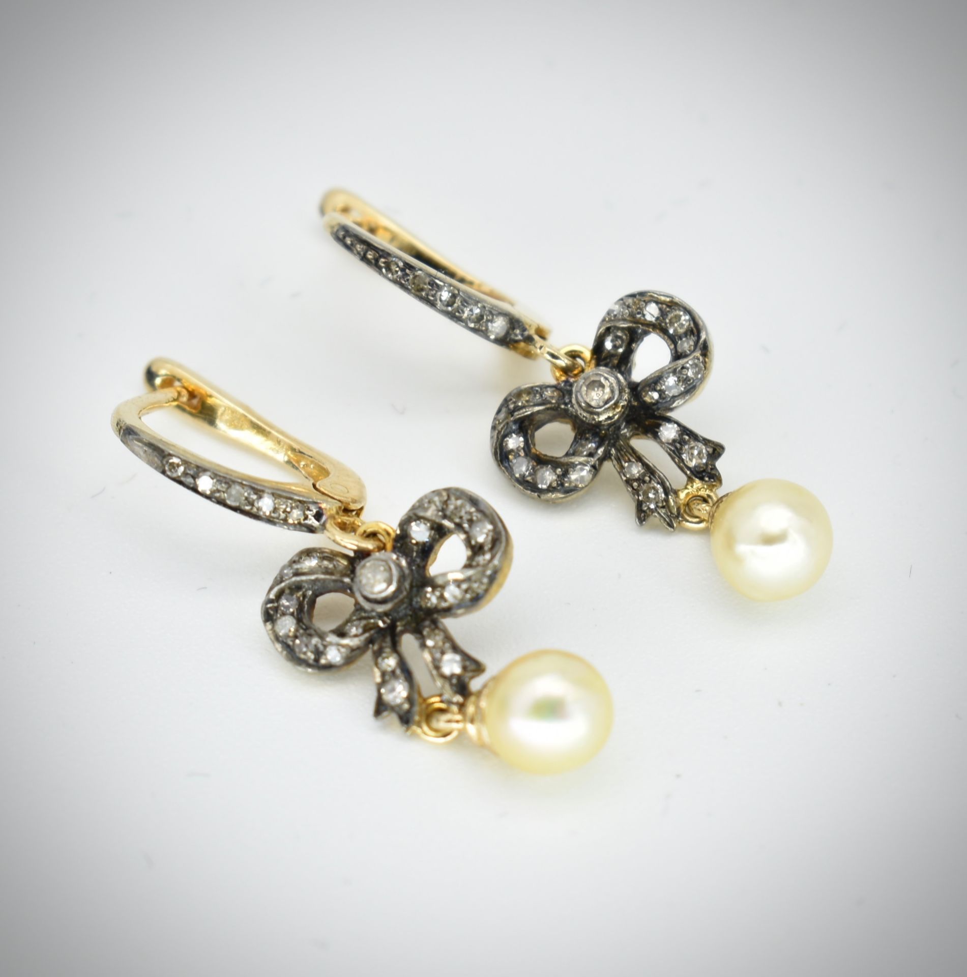 A Pair of 585 & Silver Gold Pearl & Diamond Earrings - Image 3 of 5