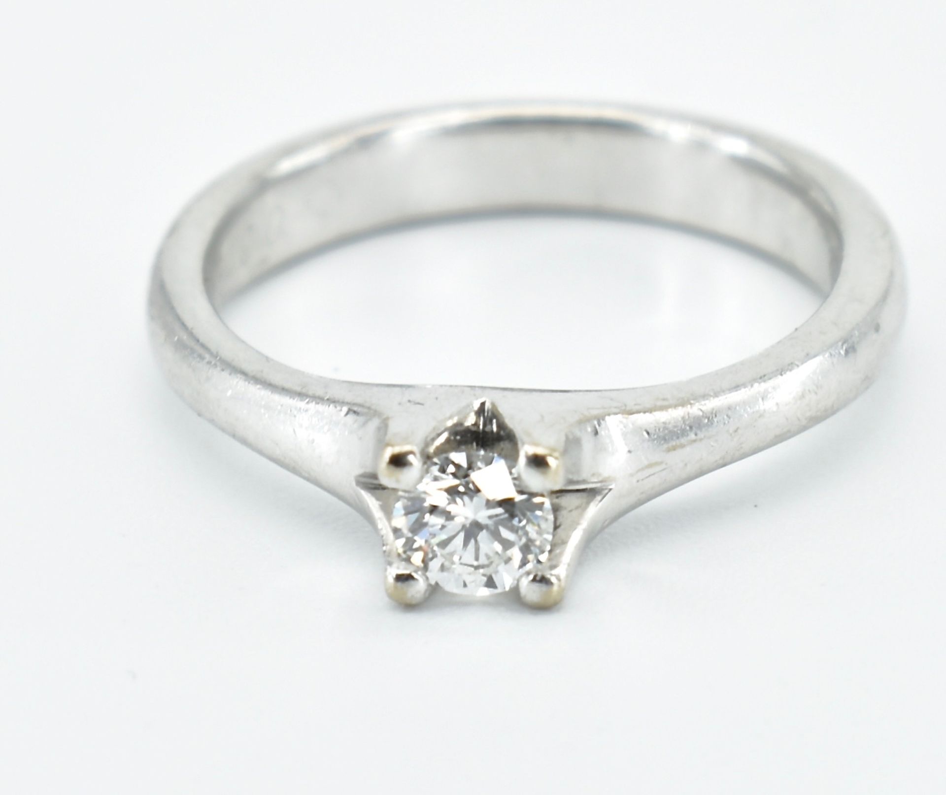 18ct White Gold & Diamond Solitaire Ring - Image 3 of 3