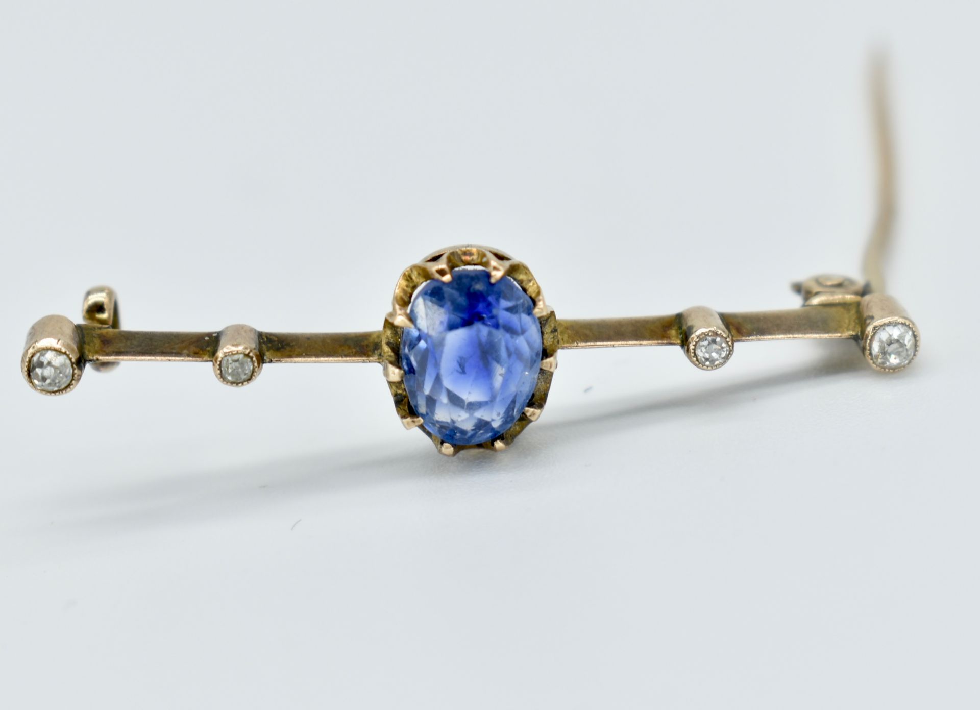 Gold Sapphire & Diamond Bar Brooch - Image 3 of 4