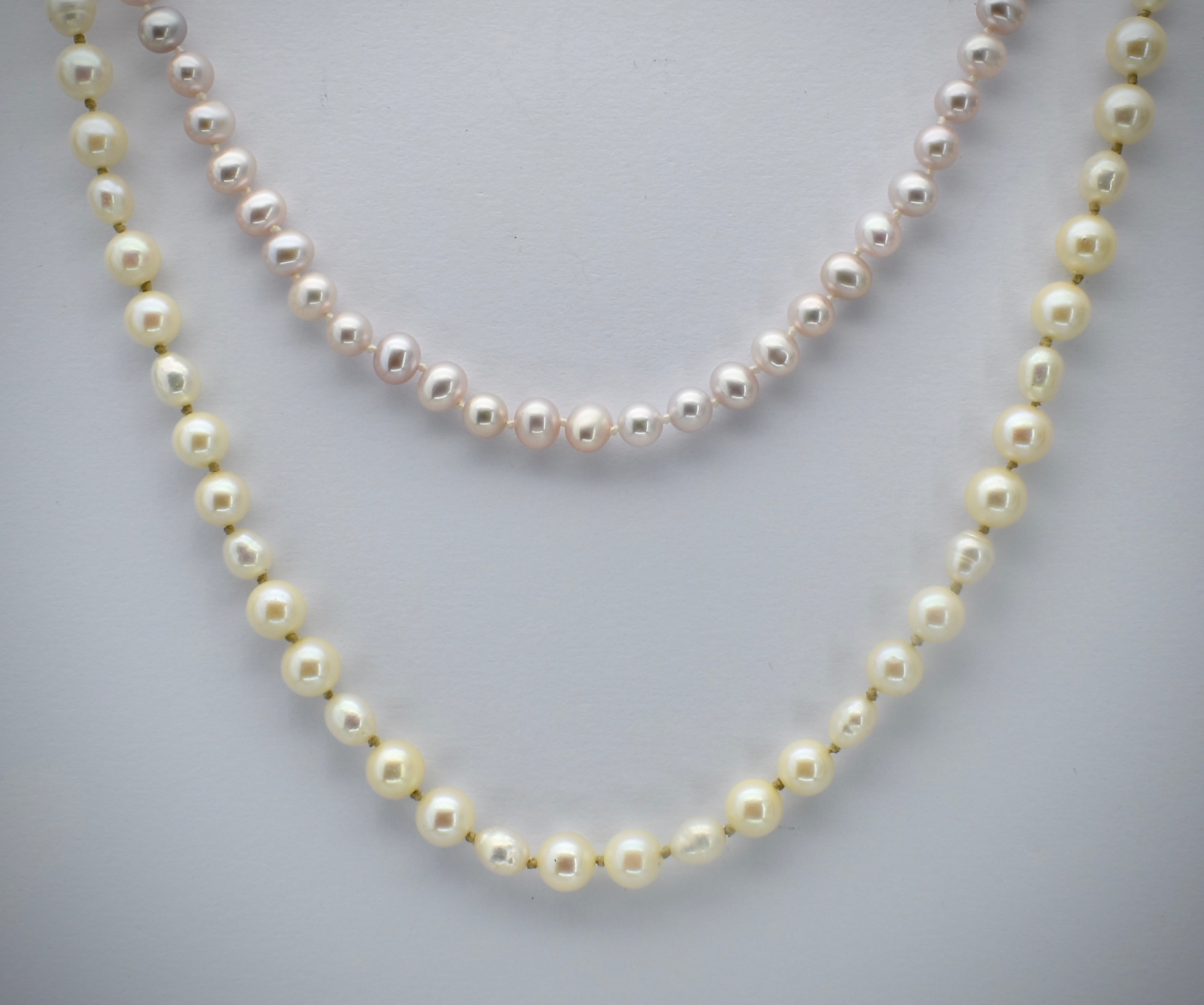 Two Cultured Pearl Necklaces & a Bracelet - Image 2 of 3