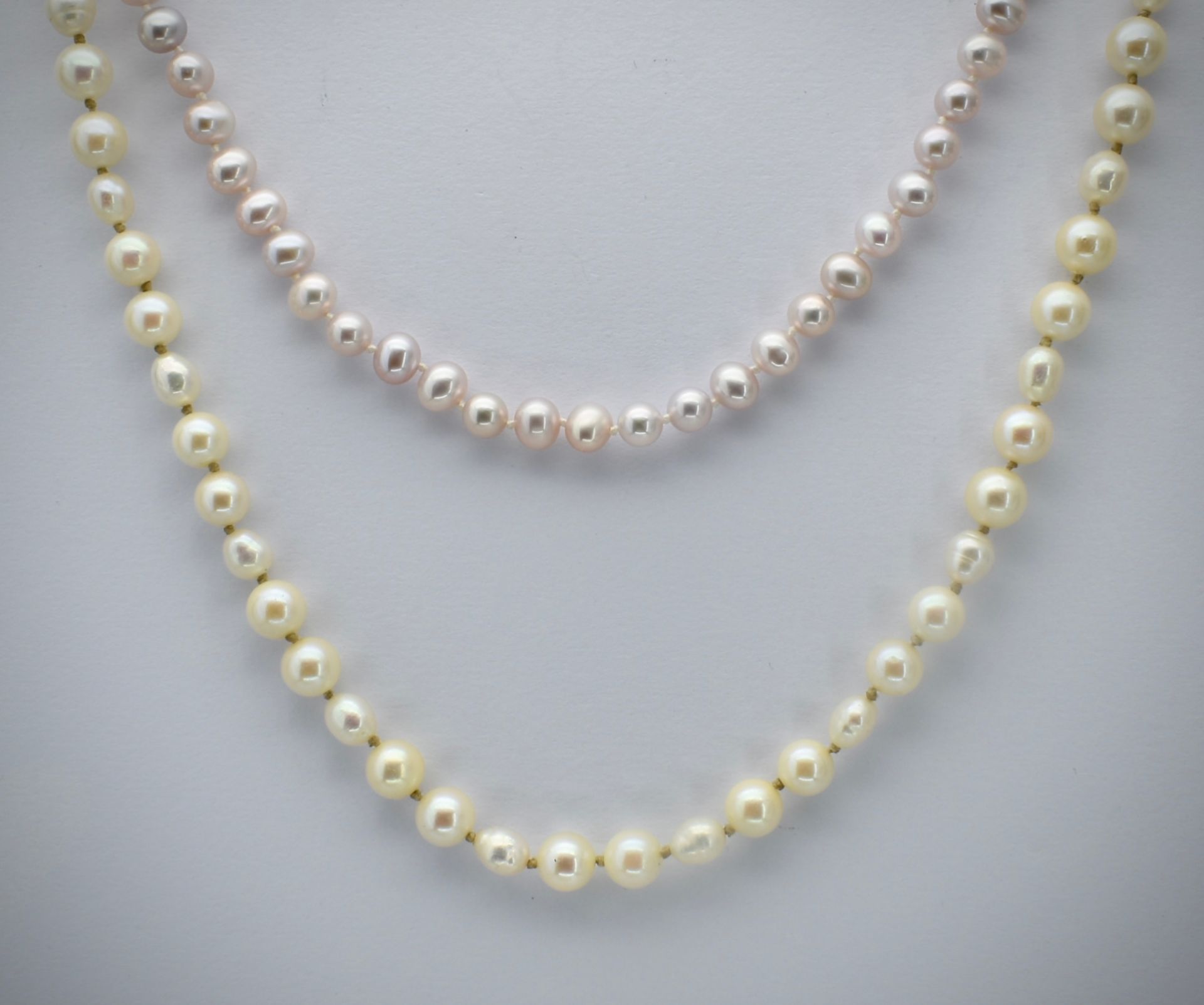 Two Cultured Pearl Necklaces & a Bracelet - Image 2 of 3