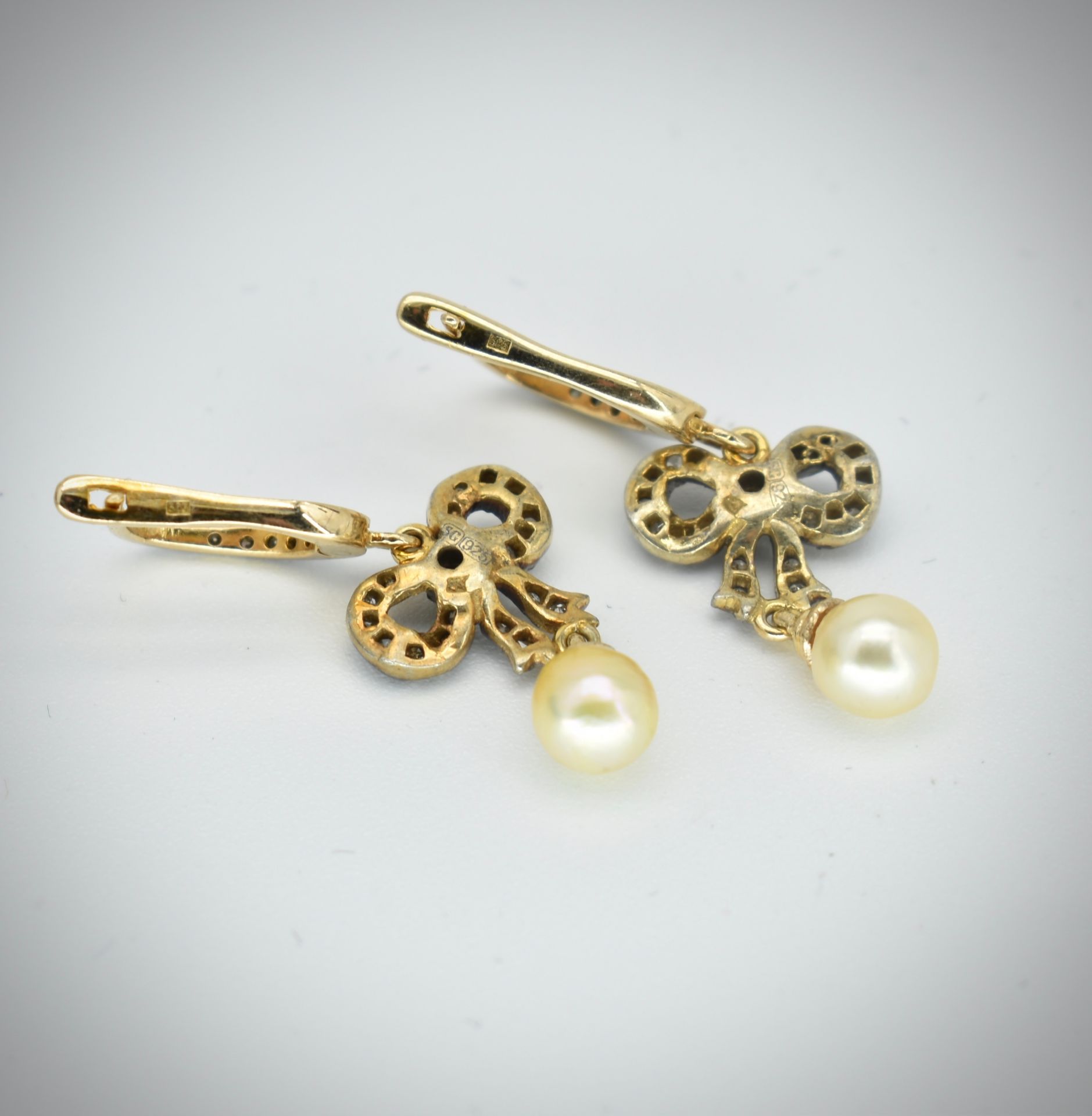 A Pair of 585 & Silver Gold Pearl & Diamond Earrings - Image 5 of 5