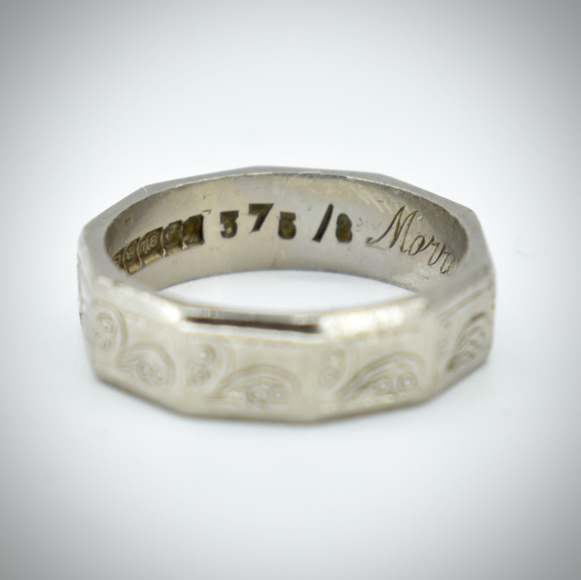 18ct White Gold Birmingham Hallmarked Band Ring 1965 - Image 7 of 9