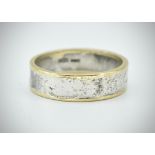 A 9ct White & Yellow Gold Bi-Coloured Band Ring