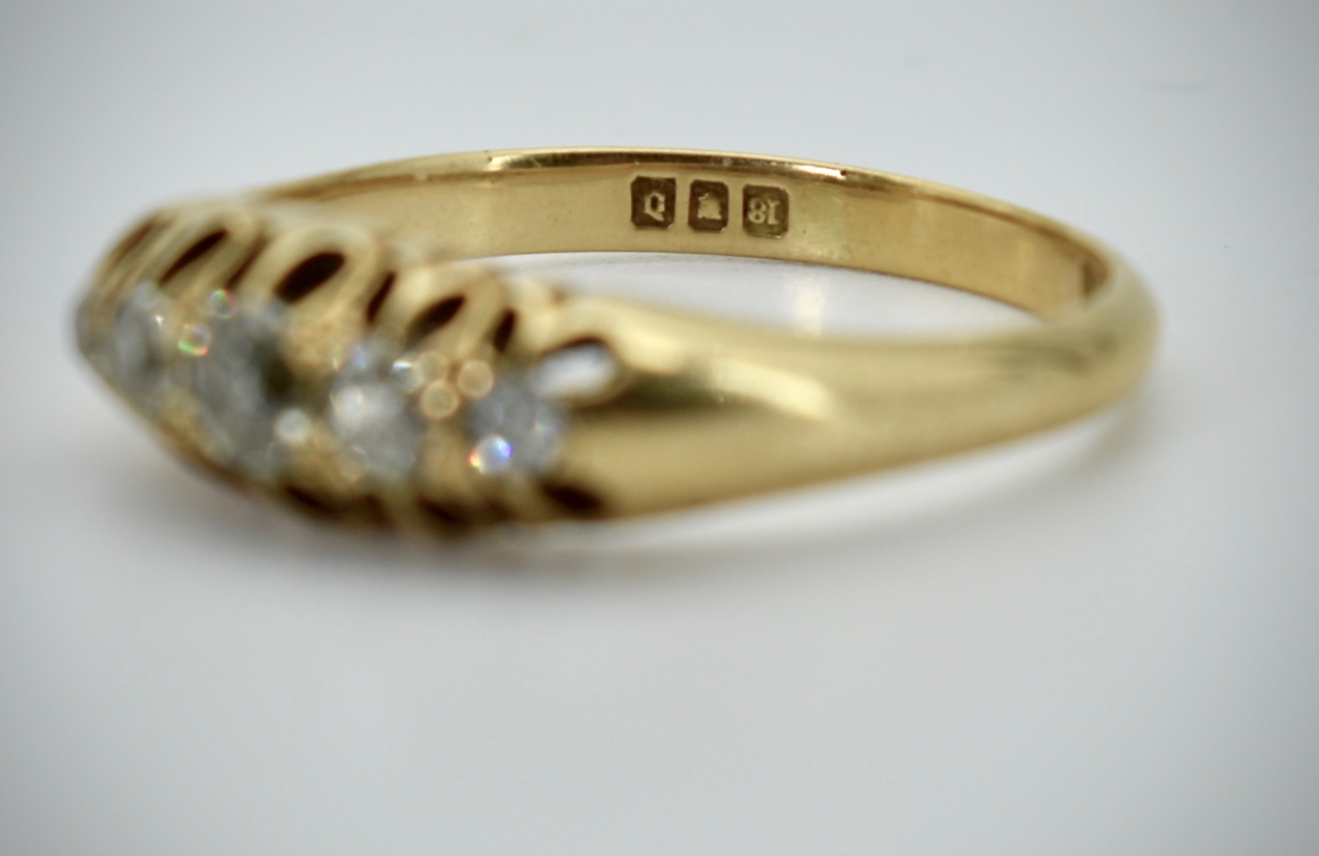 18ct Gold & Diamond Five Stone Hallmarked Ring - Image 2 of 3