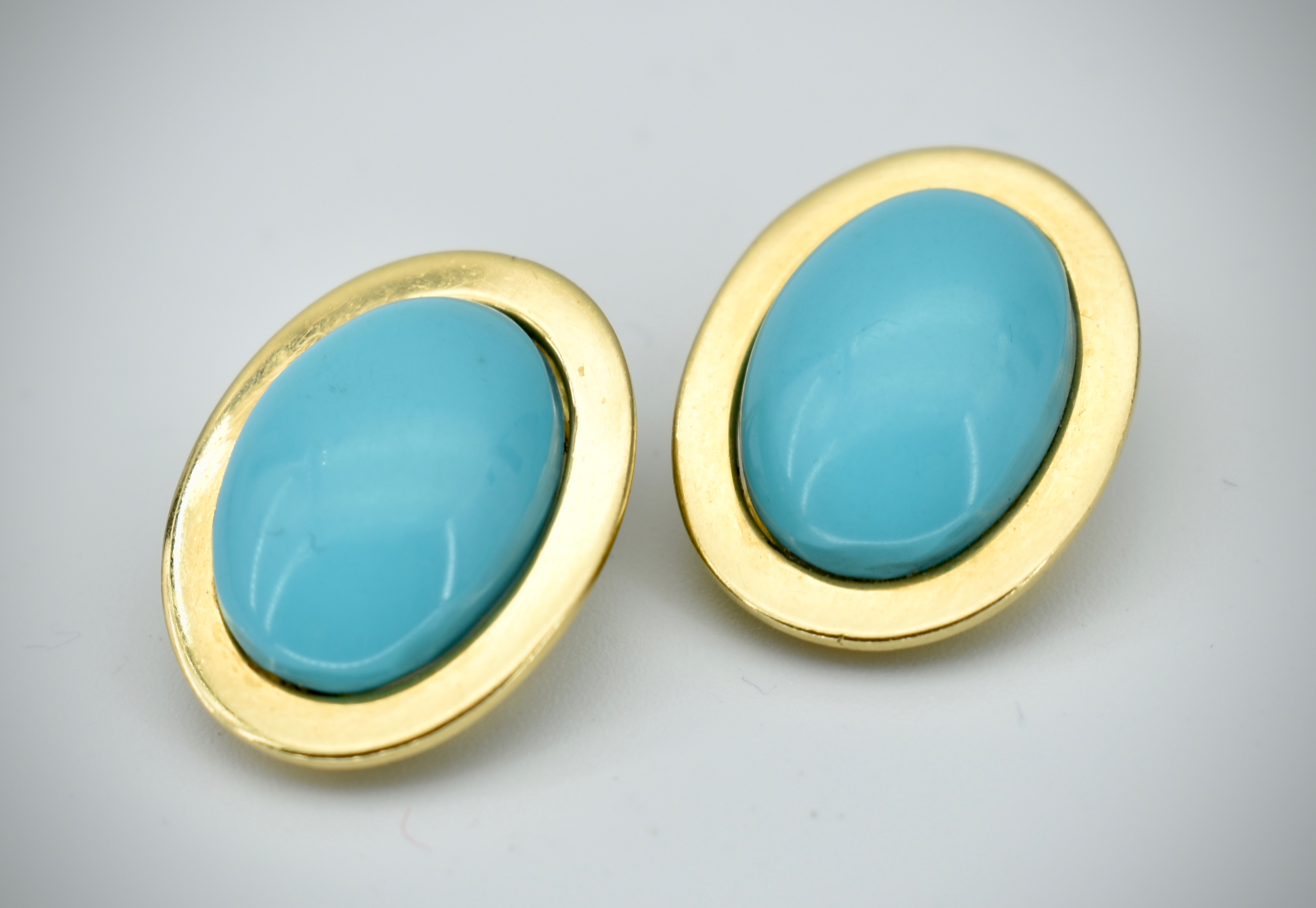 Pair of 18ct Gold & Turquoise Ear Clips - Image 2 of 4