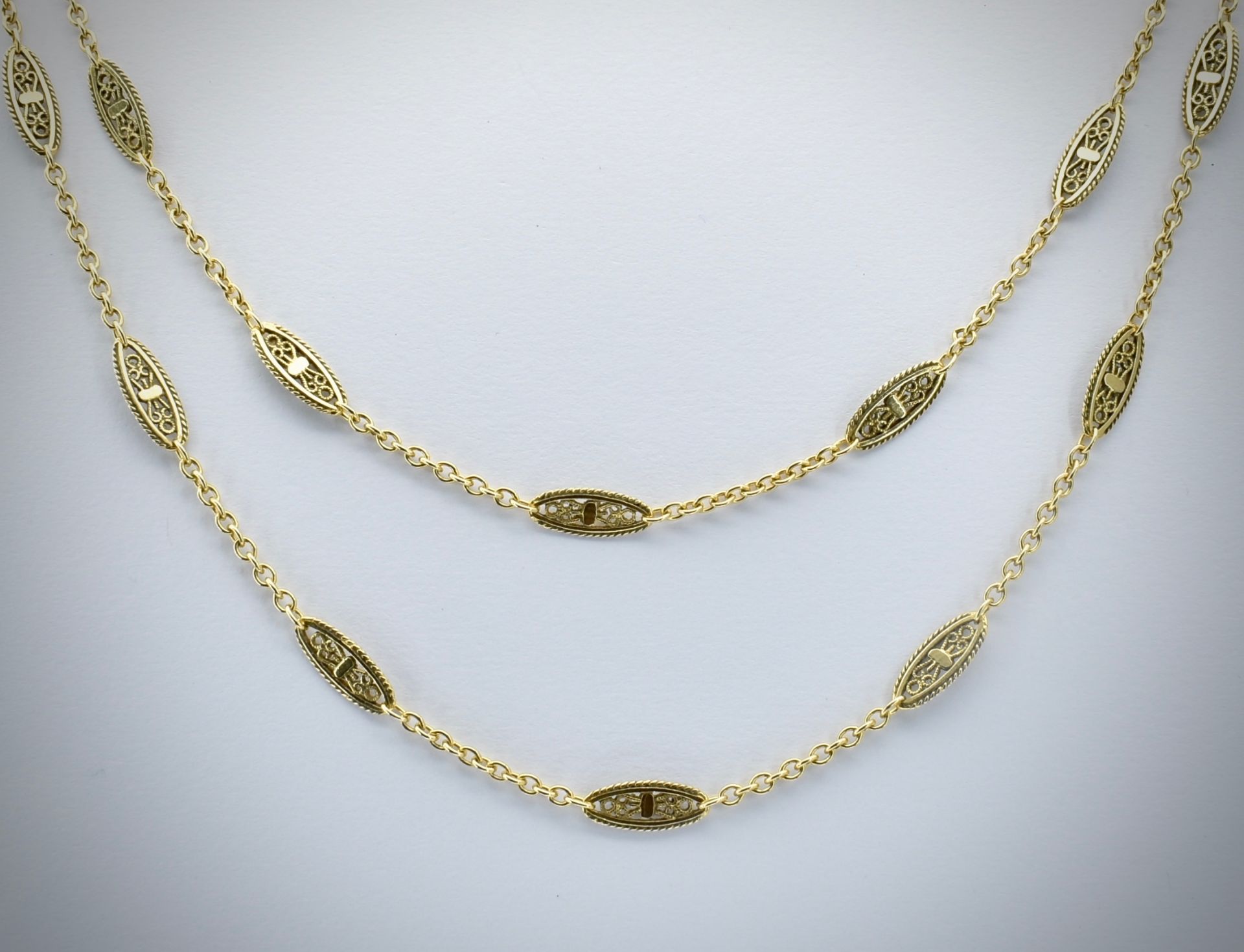 French 18ct Gold Antique Long Chain - Image 4 of 4