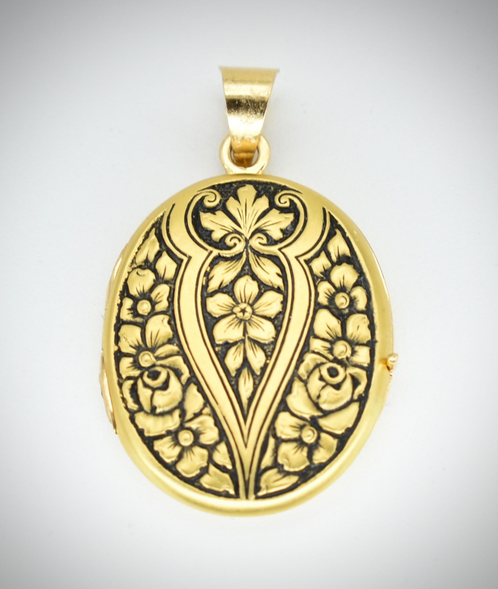 18ct Gold Locket