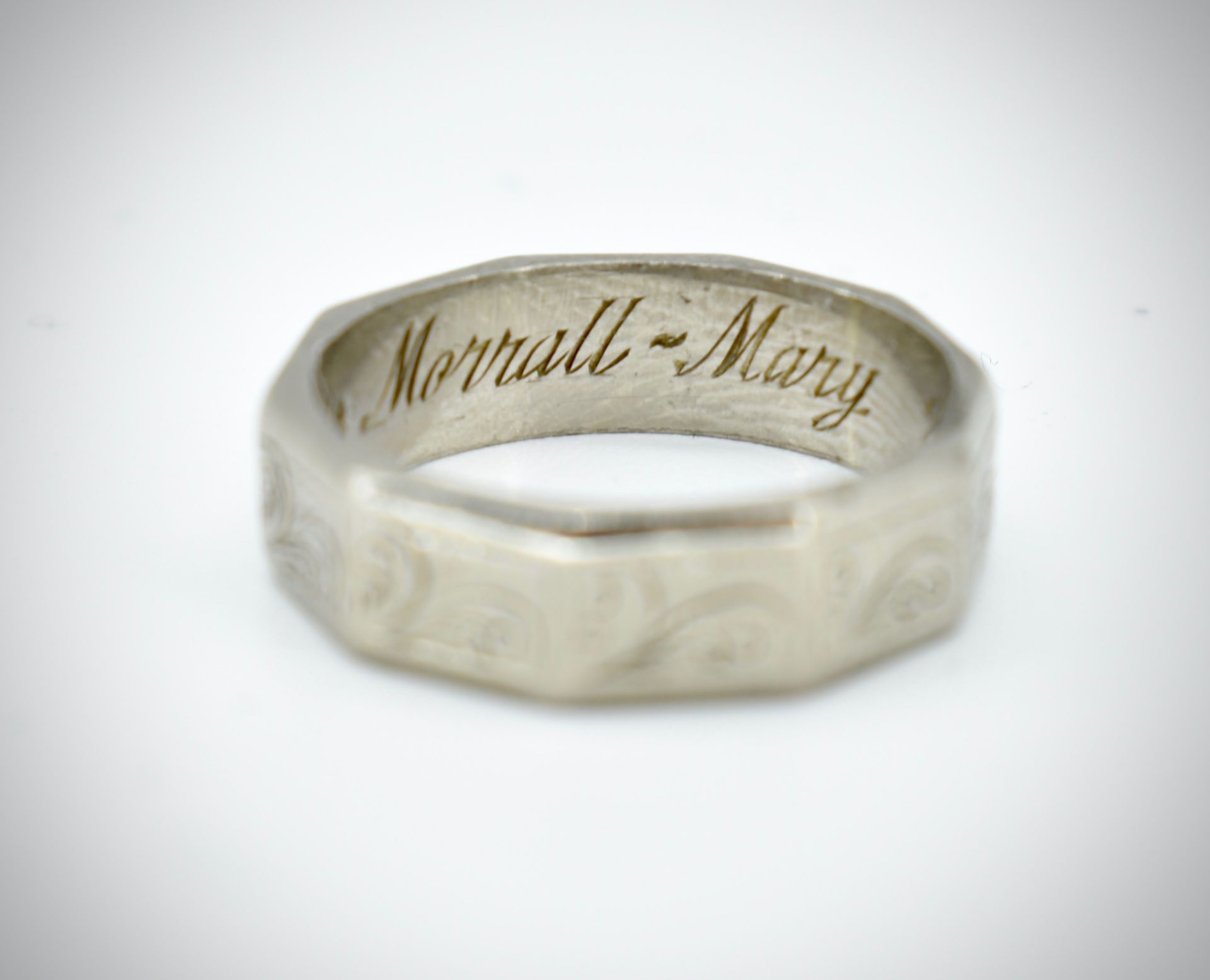 18ct White Gold Birmingham Hallmarked Band Ring 1965 - Image 8 of 9