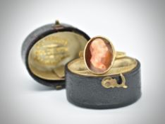 Hallmarked antique 18ct Gold Cameo Ring