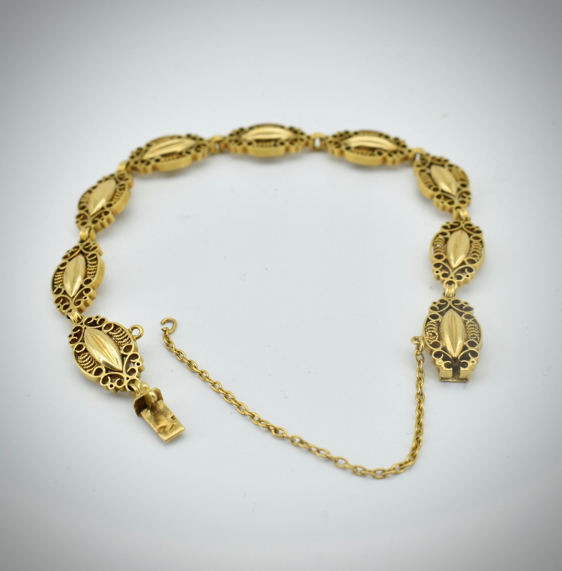 French 18ct Gold Art Nouveau Bracelet.