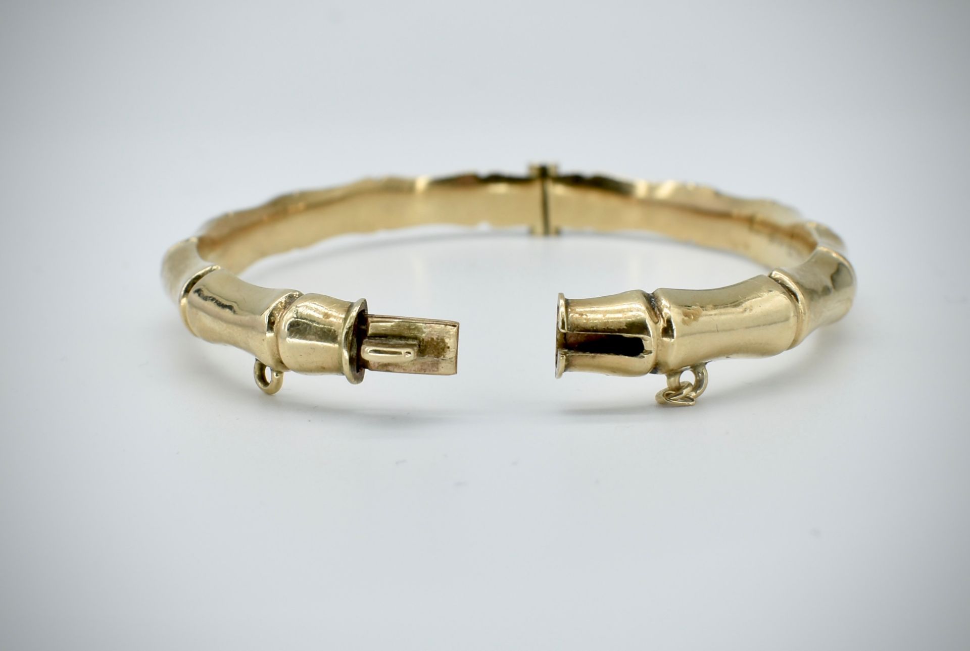 Hallmarked 9ct Gold Bangle - Image 4 of 5