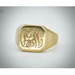 9ct Gold Hallmarked Birmingham 1979 Gents Signet Ring