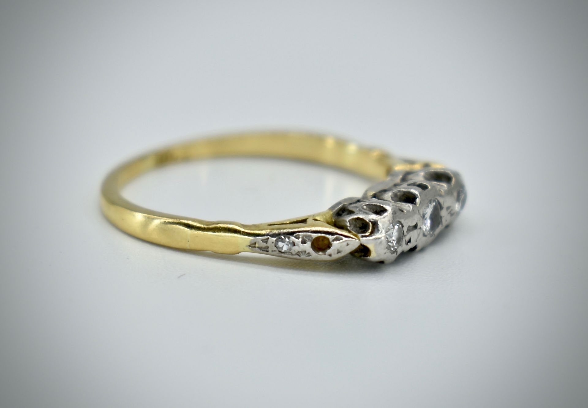 18ct Gold & Diamond Ring - Image 3 of 4