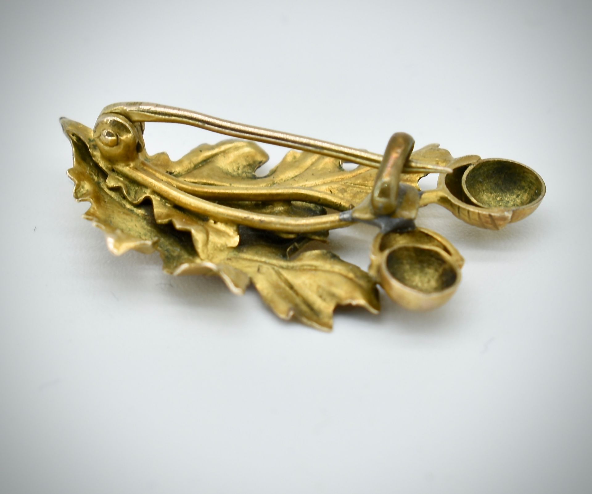 19th Century 14ct Gold Figural Oak Leaf Brooch Pin - Image 2 of 3