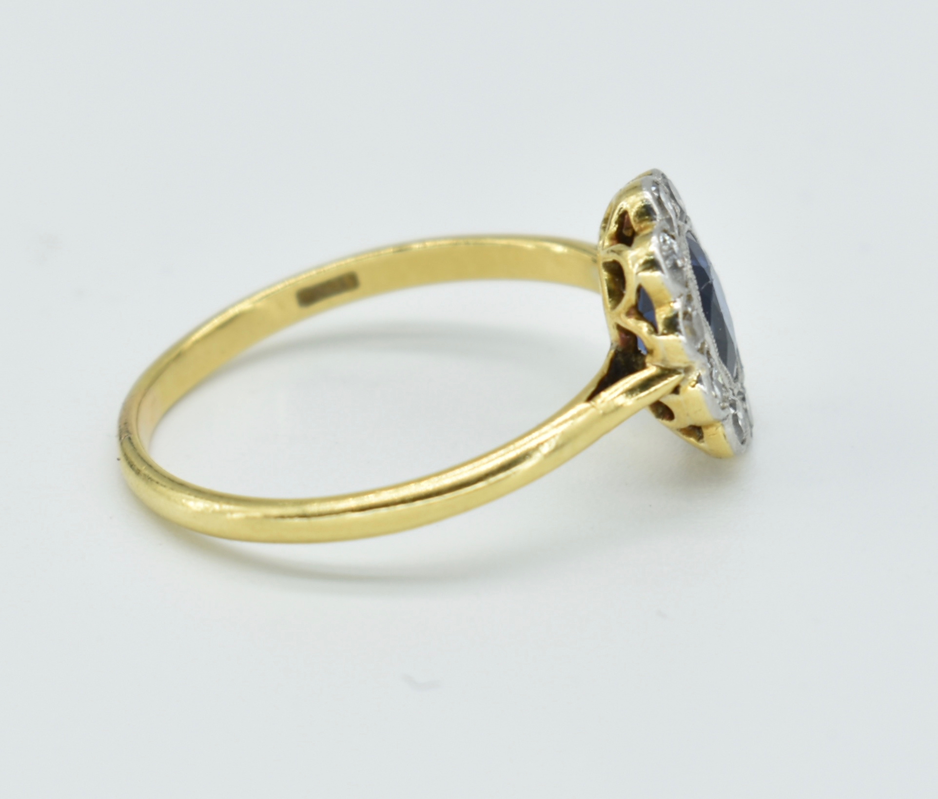 18ct Gold Sapphire & Diamond Cluster Ring - Image 4 of 6