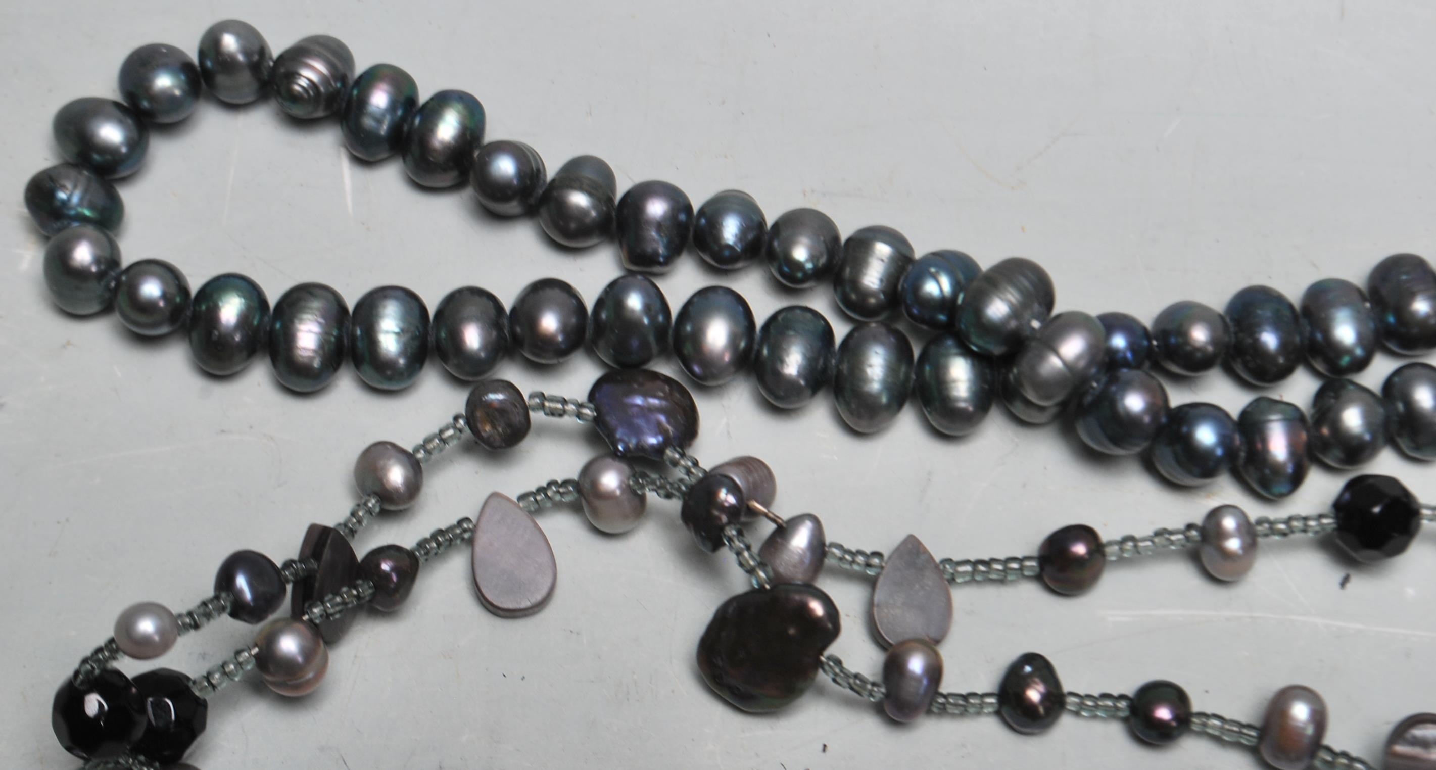 FOUR CONTEMPORARY PEARL NECKLACES - Image 2 of 5