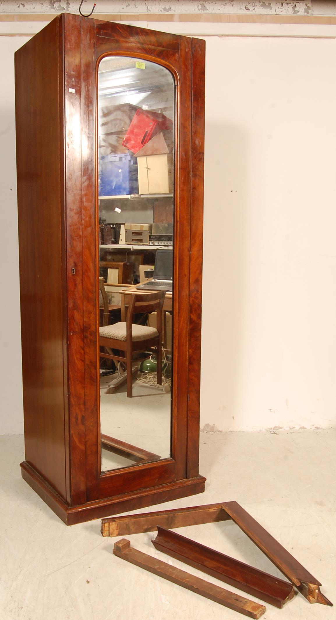 19TH CENTURY VICTORIAN MAHOGANY BOX WARDROBE