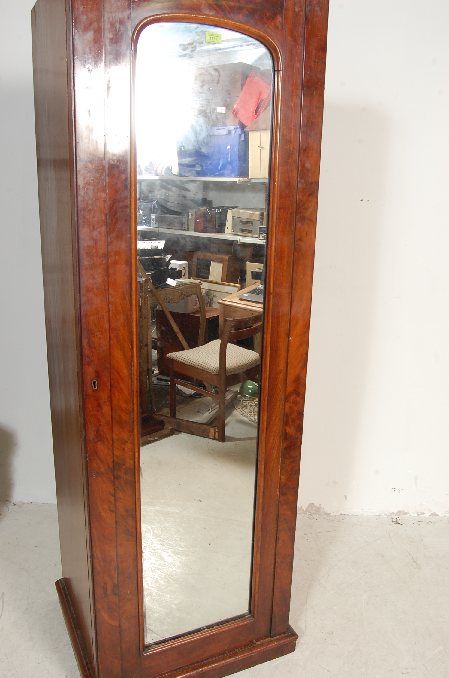 19TH CENTURY VICTORIAN MAHOGANY BOX WARDROBE - Image 3 of 6