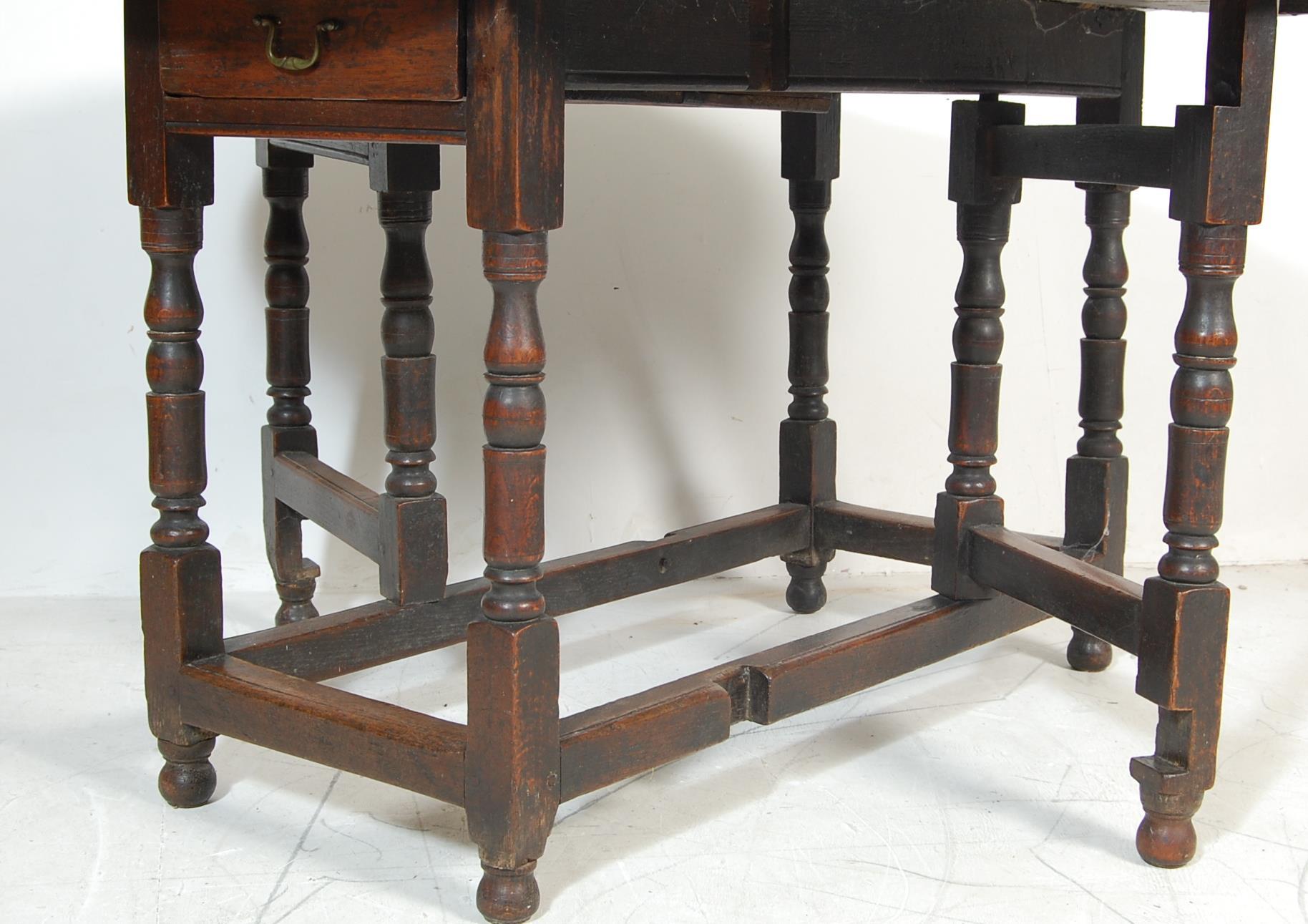LATE 19TH CENTURY VICTORIAN OAK DROP LEAF GATE LEG DINING TABLE - Image 7 of 7