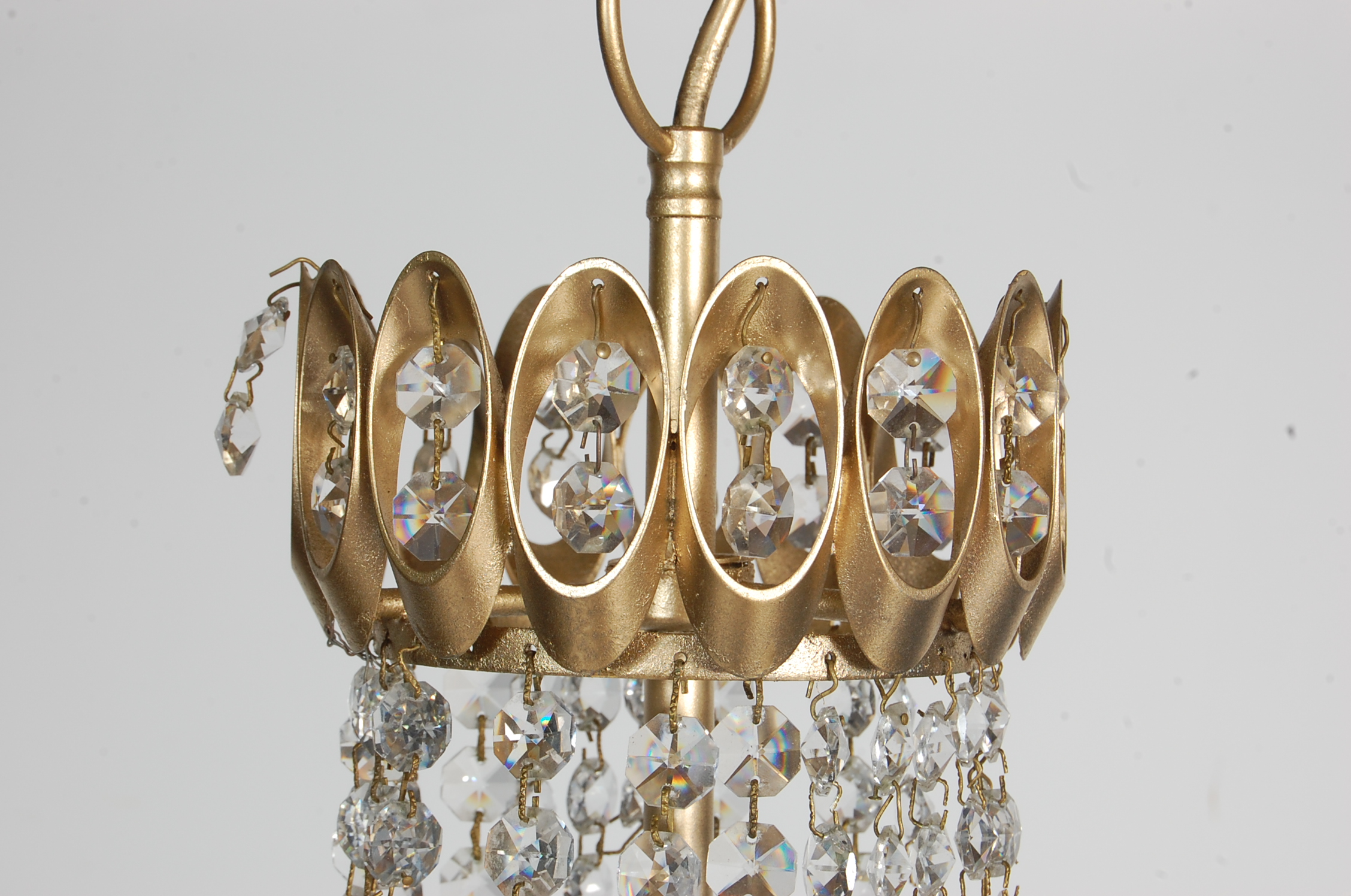 ANTIQUE VICTORIAN STYLE BRASS AND GLASS CHANDELIER - Image 3 of 5