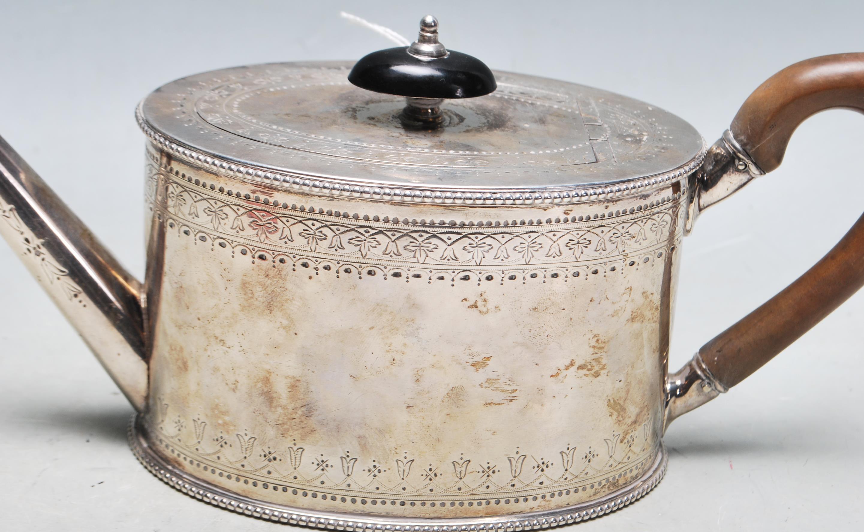 VICTORIAN ROBERT HENNELL I SILVER TEA POT - Image 2 of 7