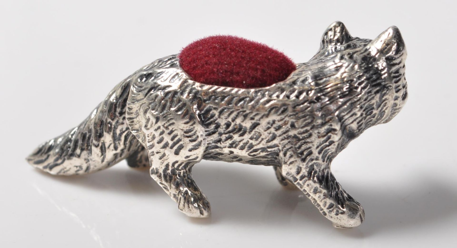 STAMPED STERLING SILVER PINCUSHION IN THE FORM OF A FOX - Image 4 of 6