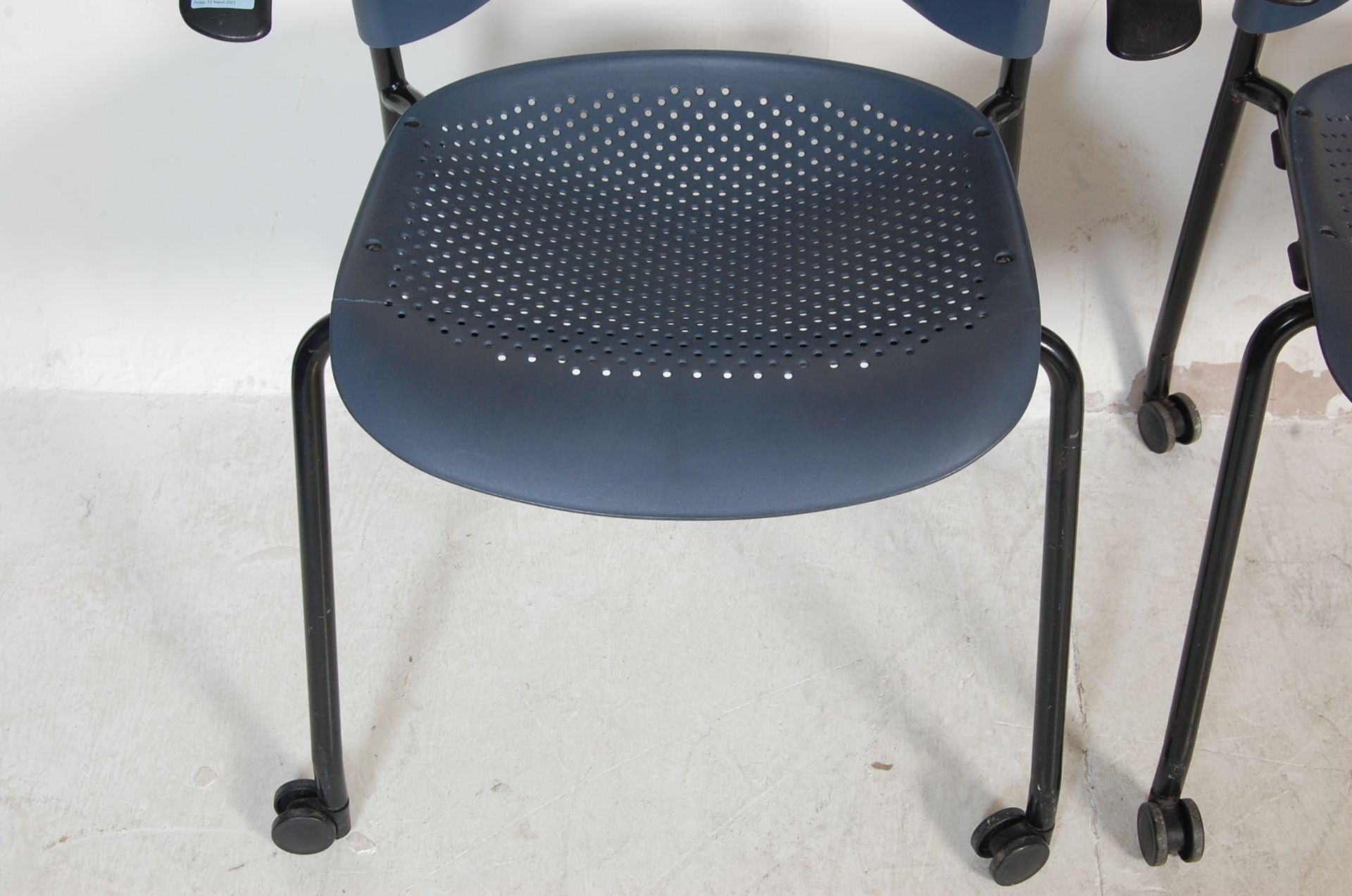 THREE VINTAGE RETRO HERMAN MILLER OFFICE CHAIRS - Bild 3 aus 10