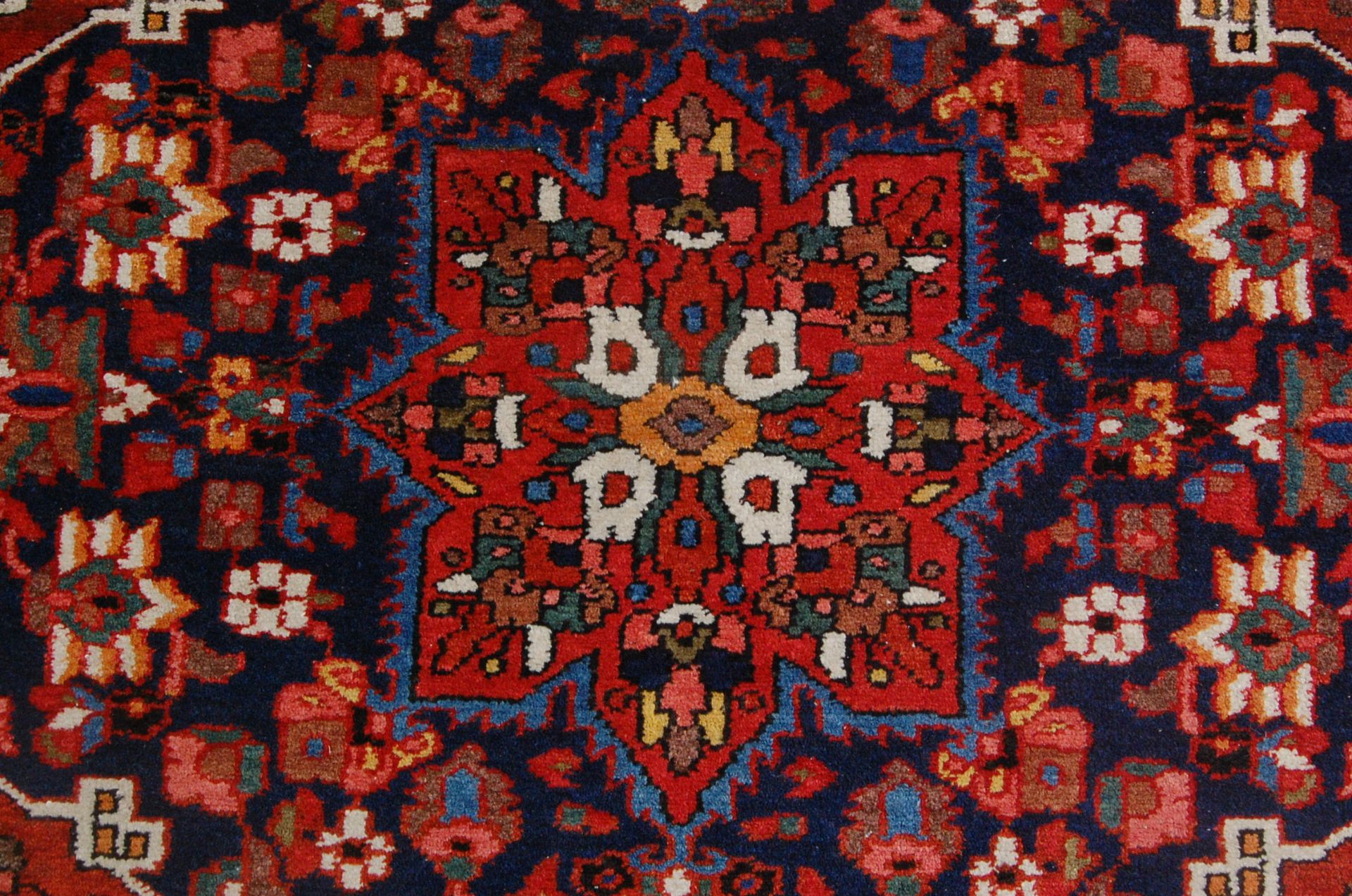 20TH CENTURY HAND WOVEN PERSIAN BAKHTIARI RUG - Bild 10 aus 10