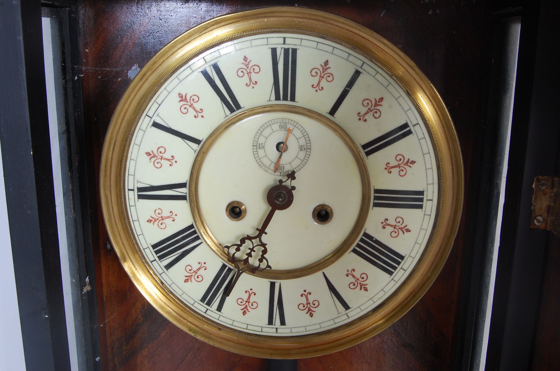 EARLY 20TH CENTURY MAHOGANY CASE VIENNA CLOCK WITH EIGHT DAYS MOVEMENT - Bild 3 aus 5