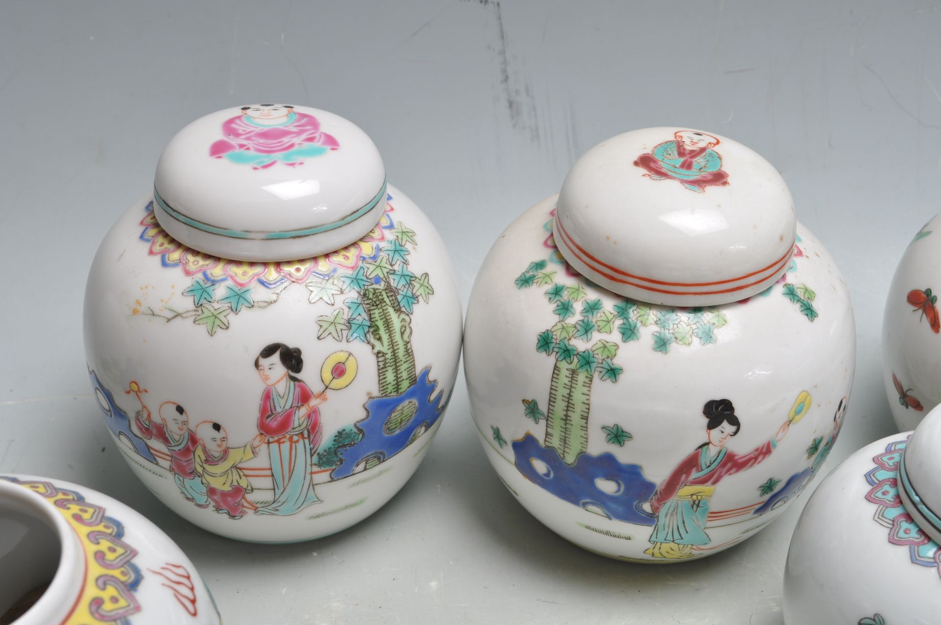 LARGE QUANTITY OF EARLY 20TH CENTURY AND LATER CHINESE ORIENTAL GINGER JARS. - Bild 7 aus 11