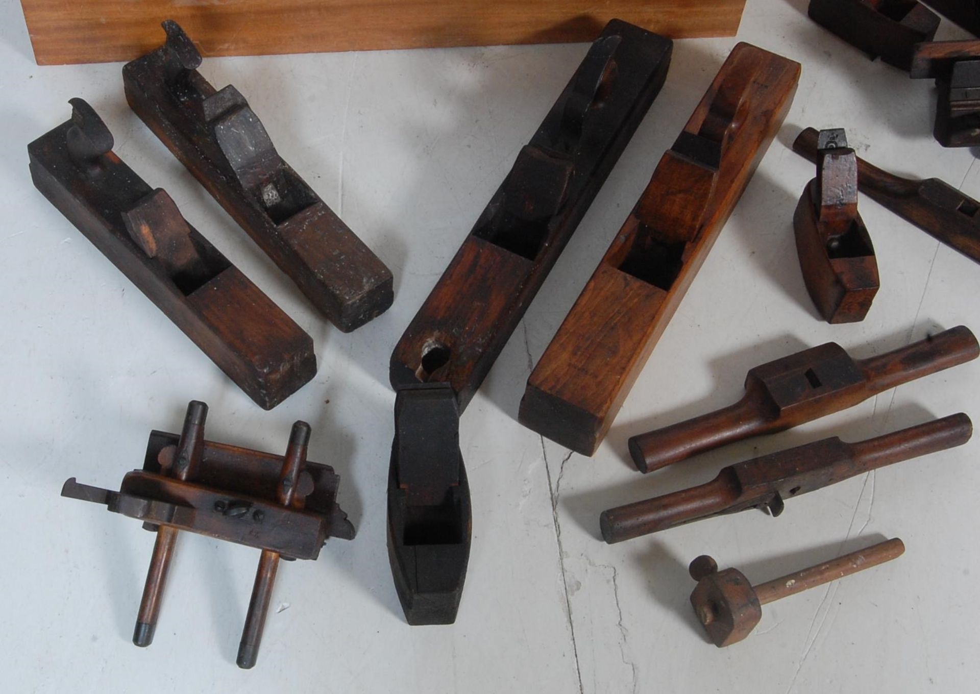LARGE COLLECTION OFVINTAGE WOODWORKING TOOLS - Bild 6 aus 8