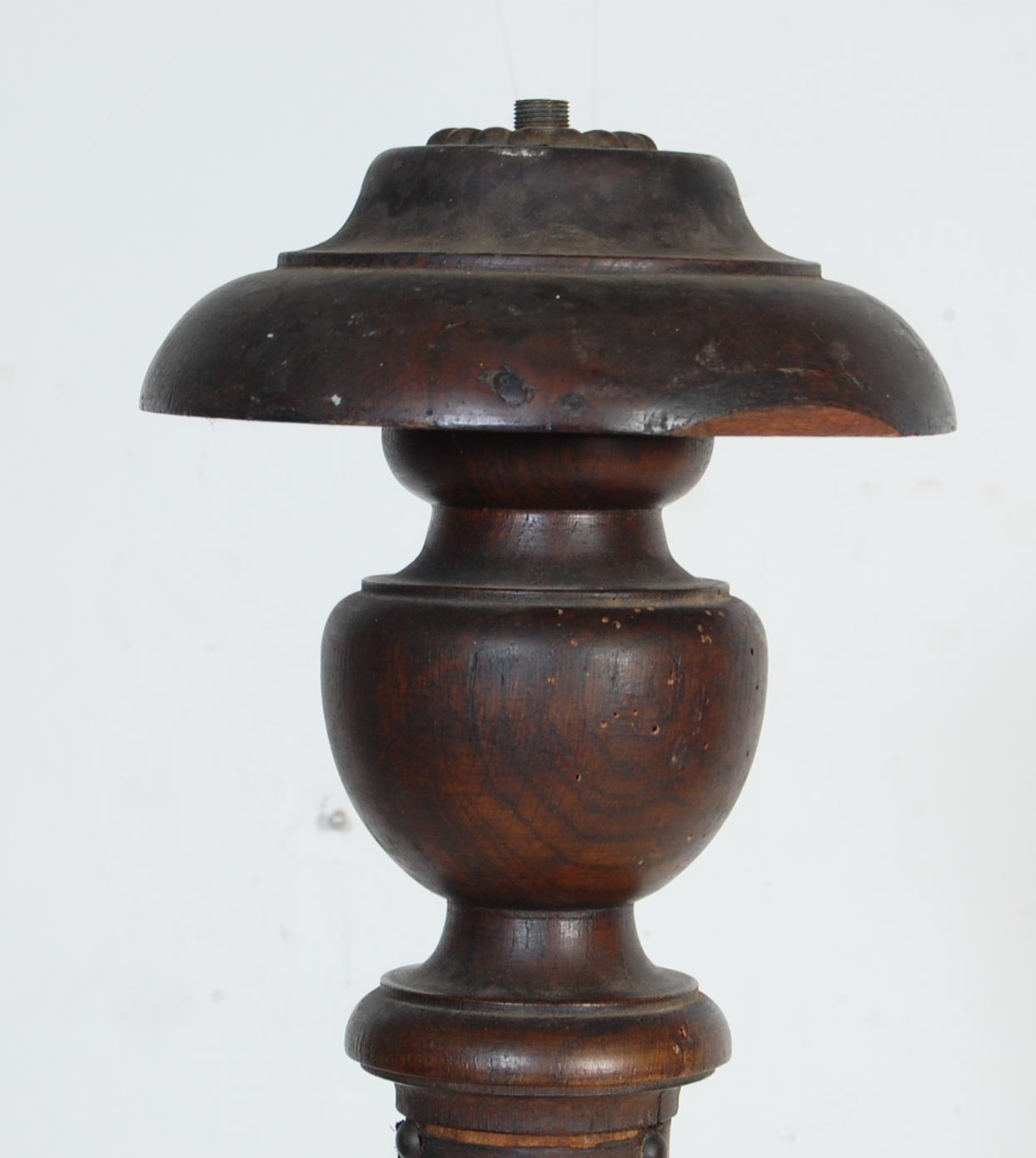 EARLY 20TH CENTURY GOTHIC REVIVAL STANDARD LAMP - Image 4 of 4