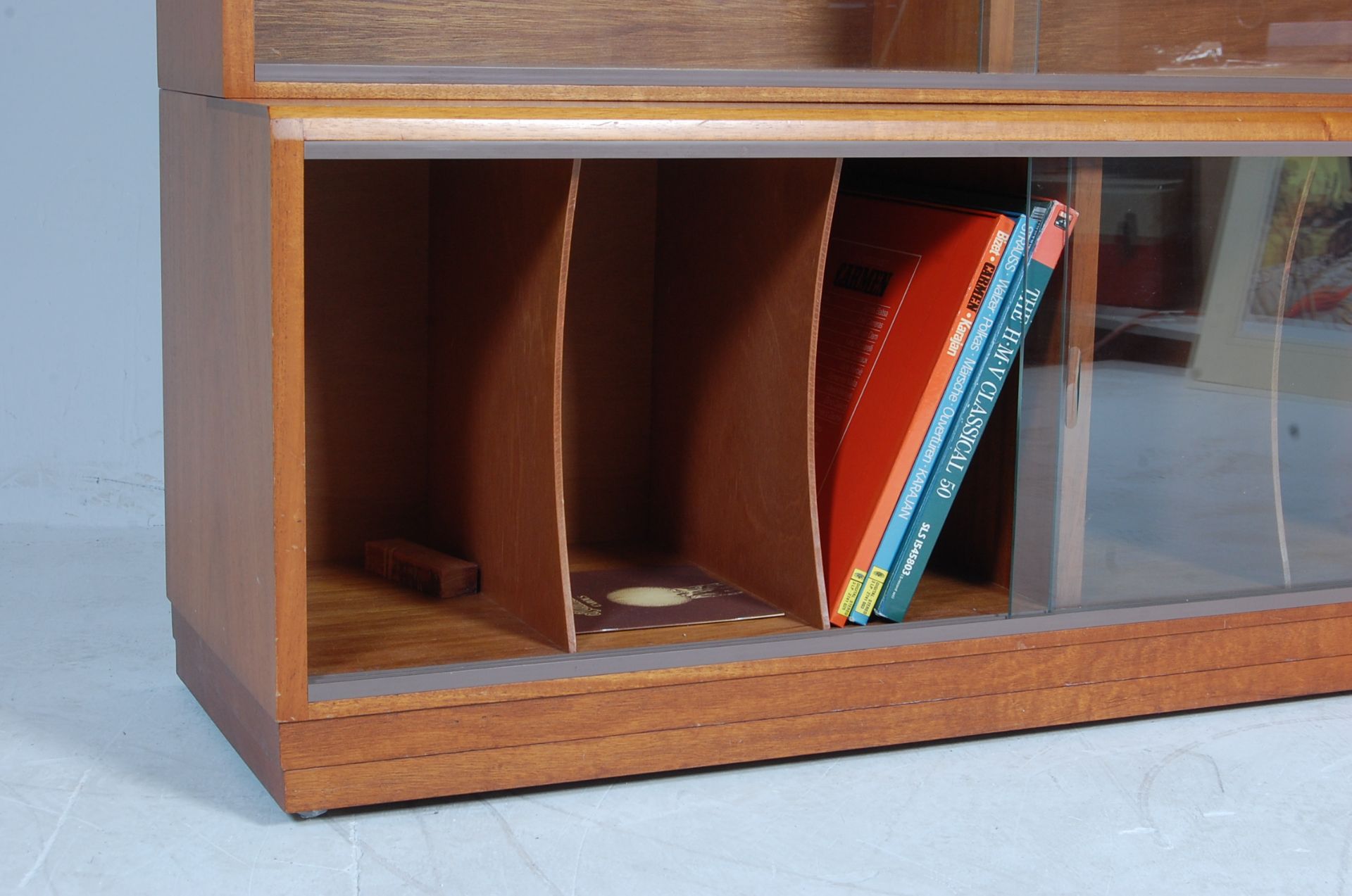 1970’S TEAK WOOD VENEER SIMPLEX LAWYER BOOKCASE CABINET - Bild 9 aus 9