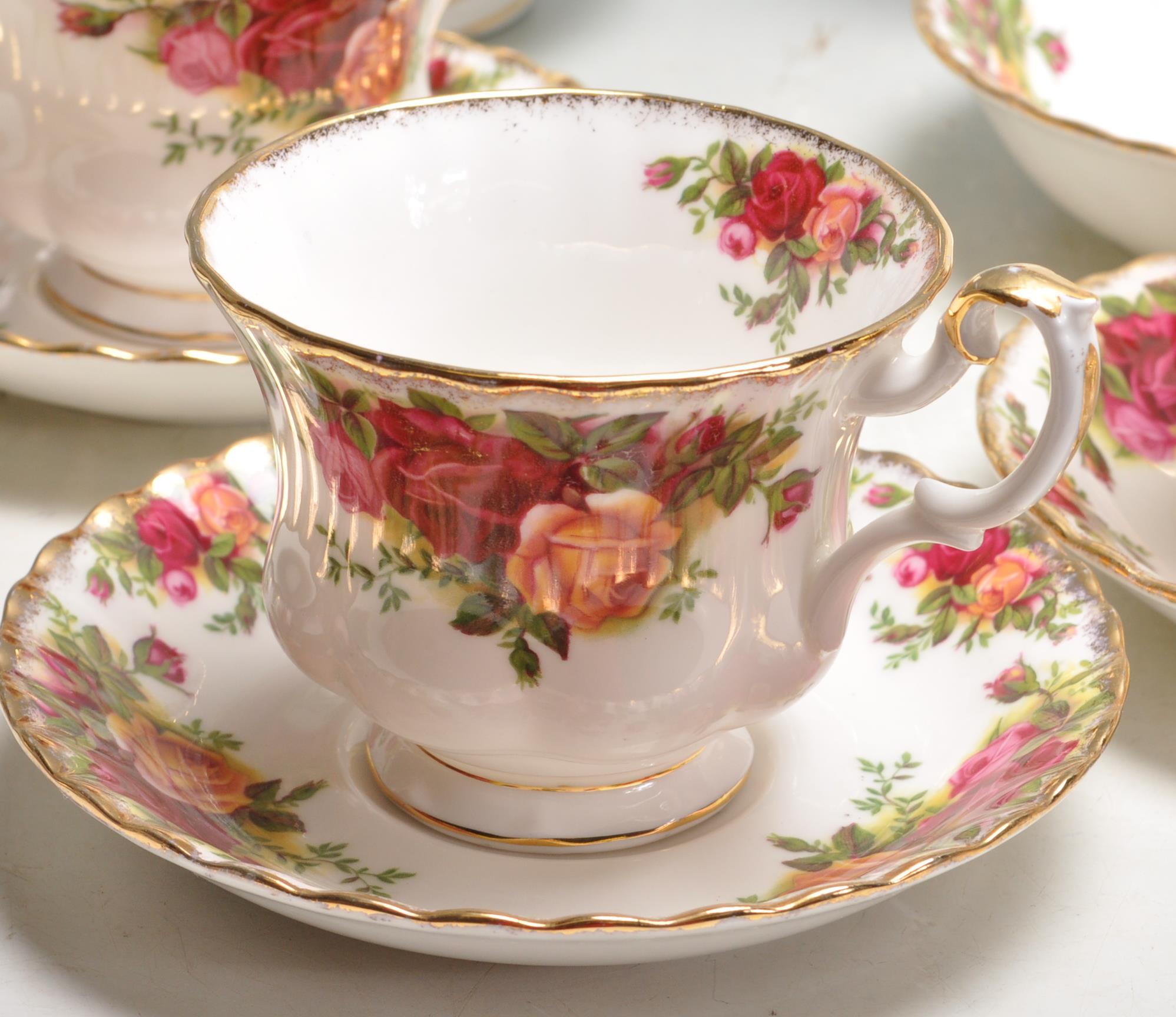 VINTAGE 20TH CENTURY ROYAL ALBERT OLD COUNTRY ROSES TEA SERVICE - Image 3 of 10