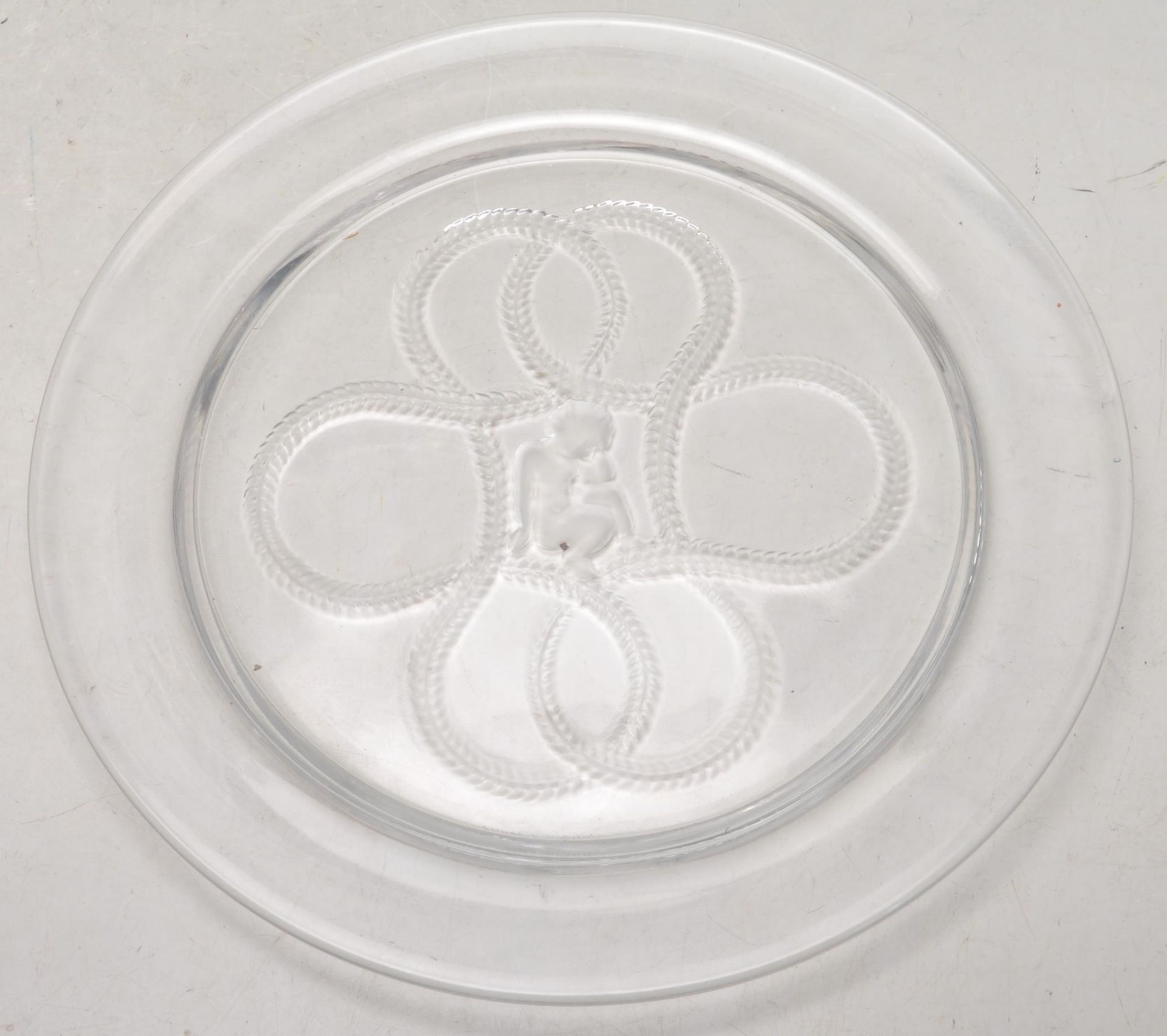 LALIQUE - ROPE AND CHERUB GLASS PLATE