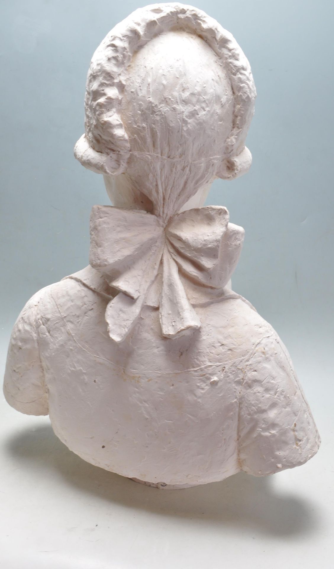 LARGE PLASTER 20TH CENTURY BUST STUDY BY KEN HUGHES - Bild 5 aus 8