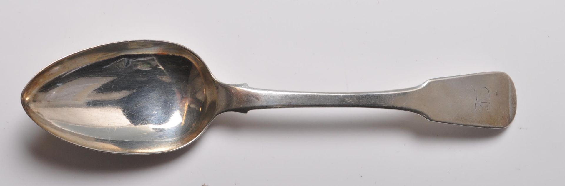 FOUR GEORGIAN / VICTORIAN SILVER SERVING SPOONS - Bild 2 aus 9