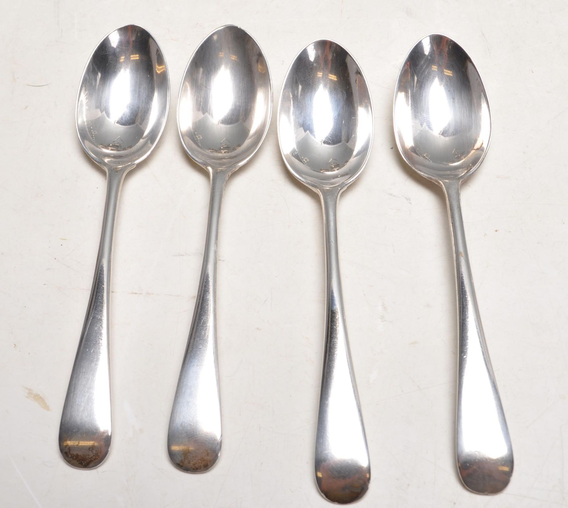 EARLY 20TH CENTURY SILVER PLATED TABLE WARE AND SILVER SPOONS - Bild 9 aus 12